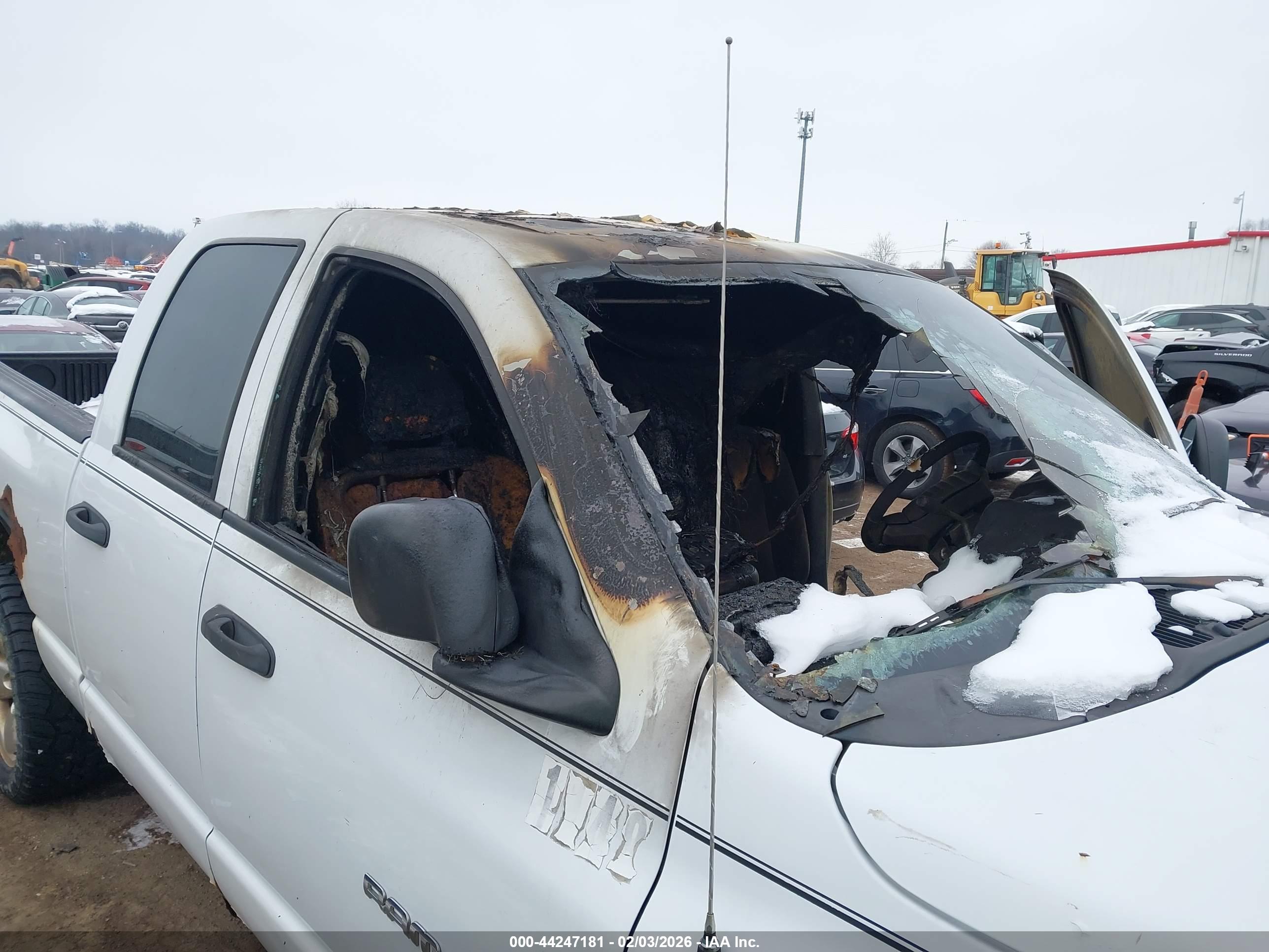 DODGE RAM image 6