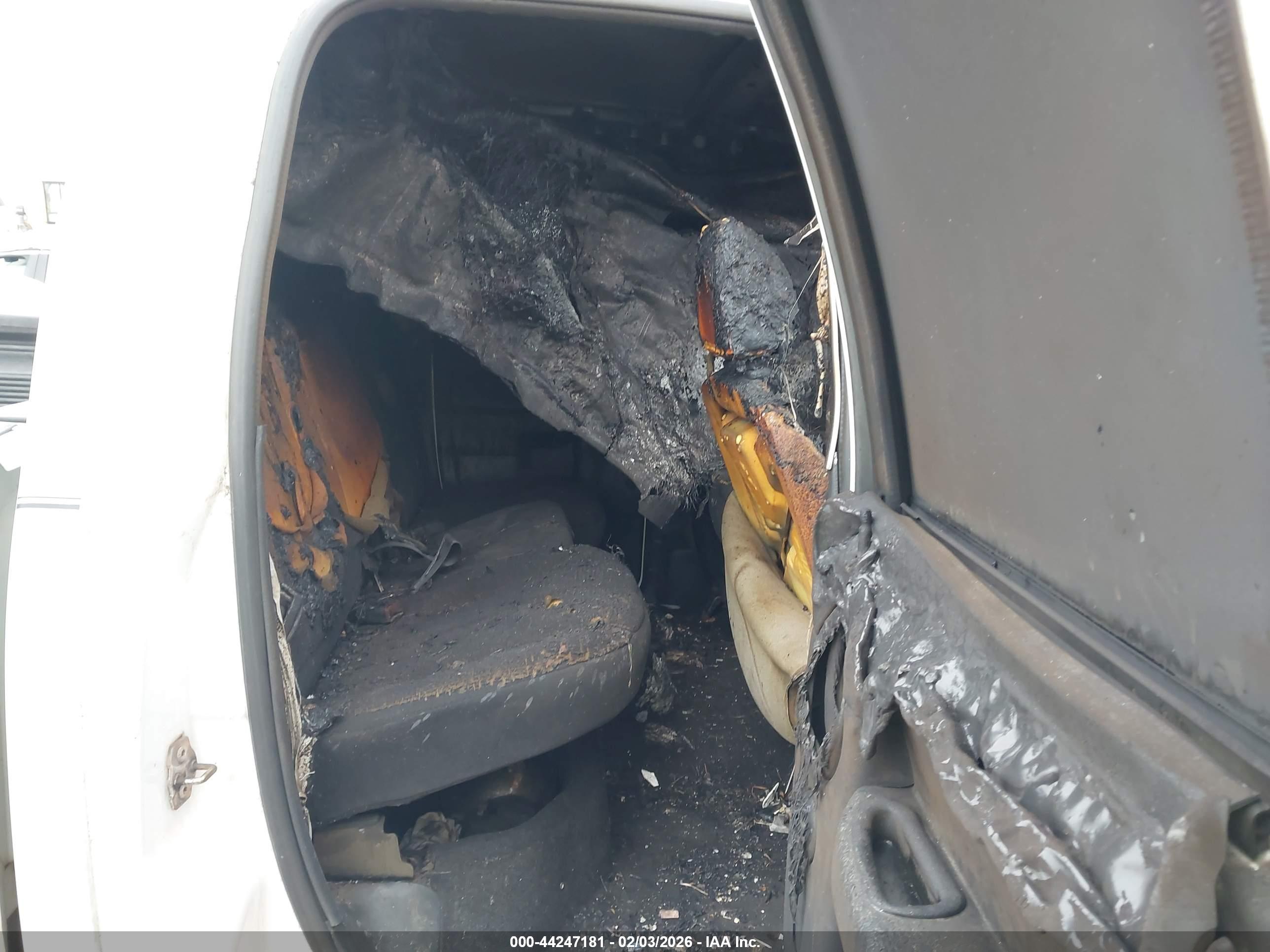 DODGE RAM image 8
