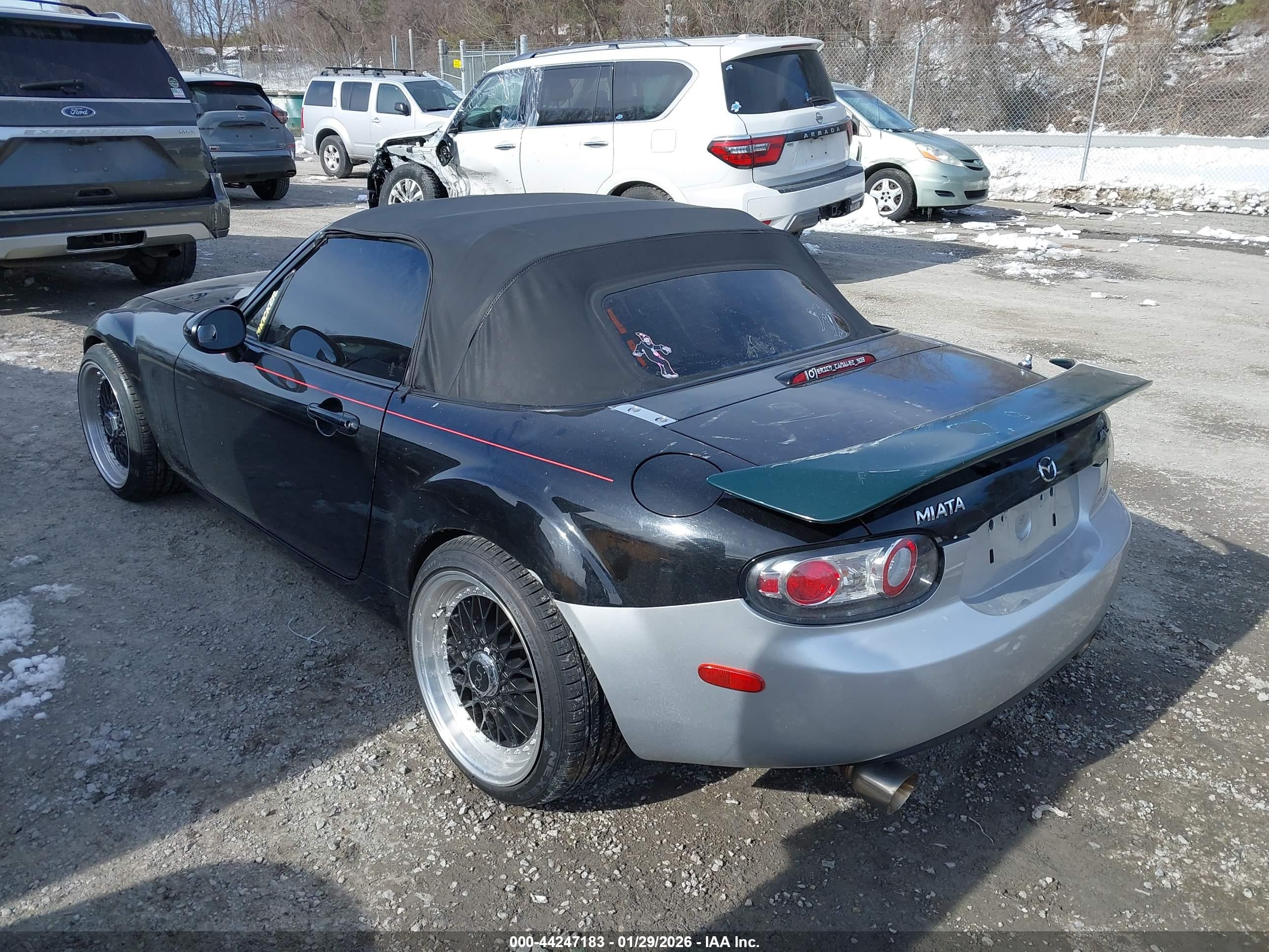 MAZDA MX-5 image 3