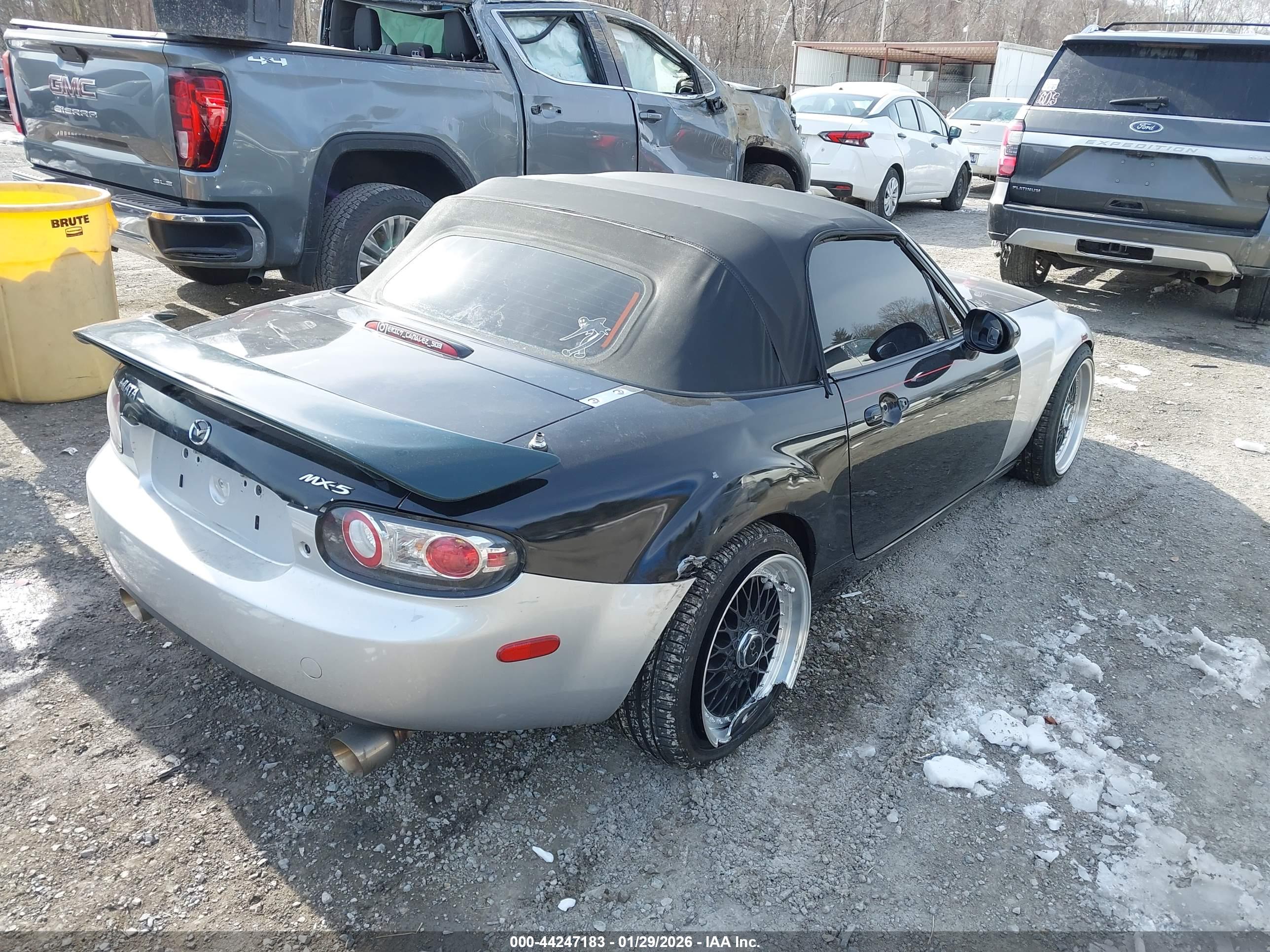 MAZDA MX-5 image 4