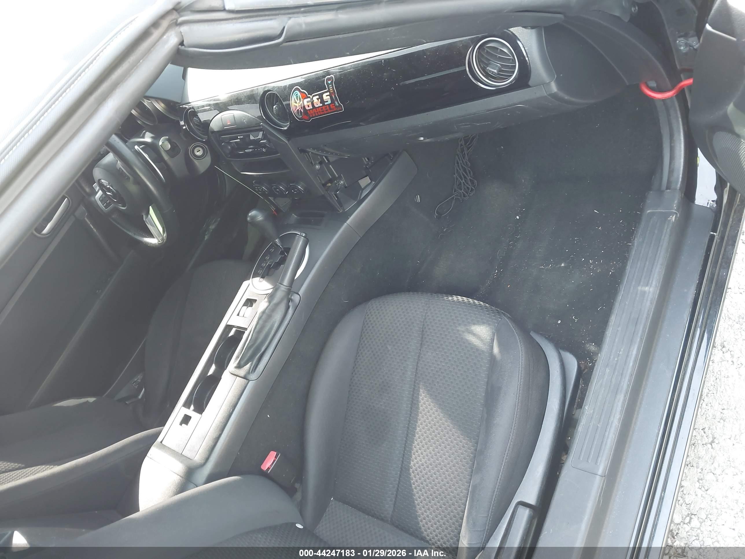 MAZDA MX-5 image 5