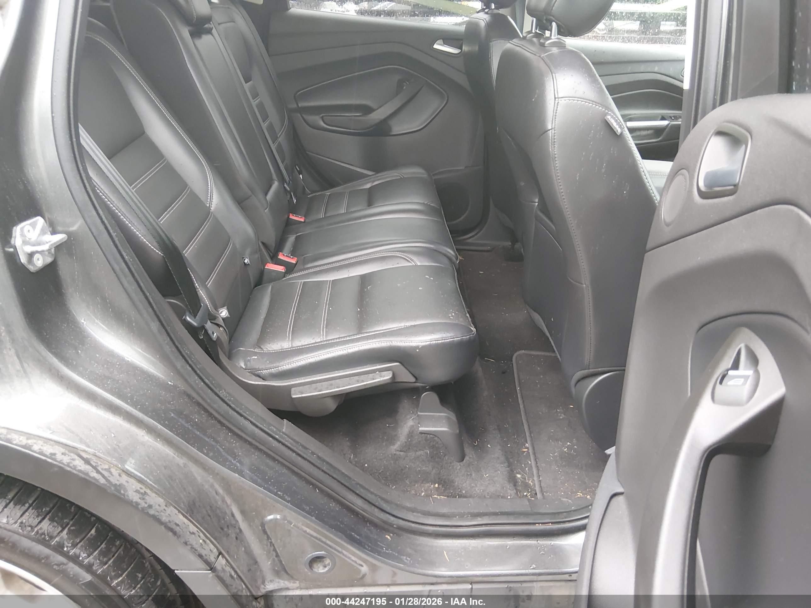 FORD ESCAPE image 8
