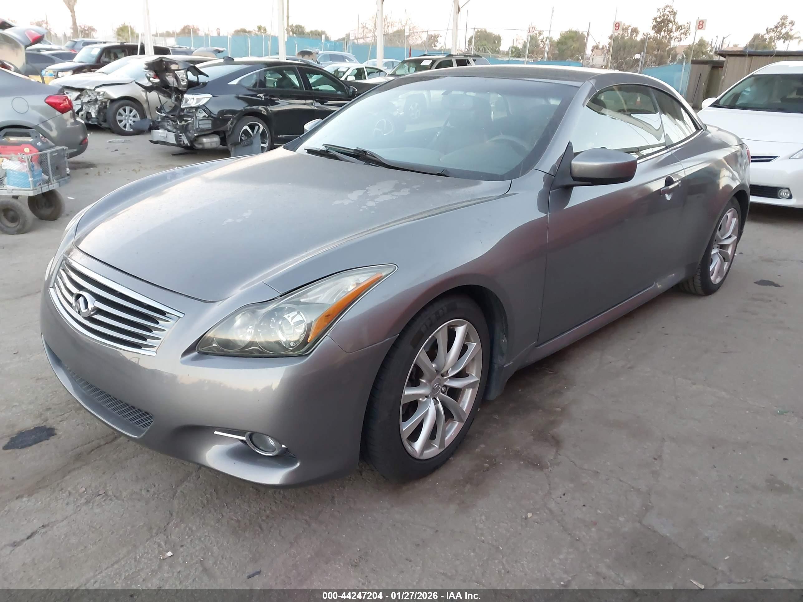INFINITI Q60 image 2