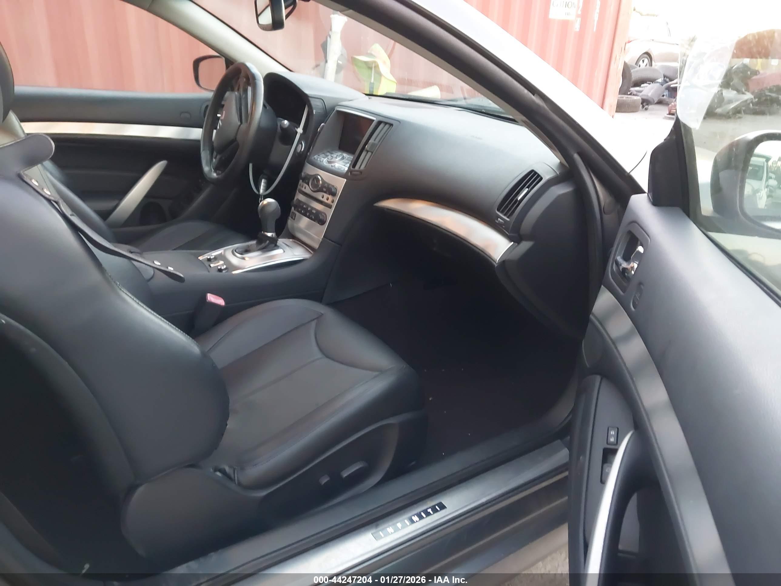 INFINITI Q60 image 5