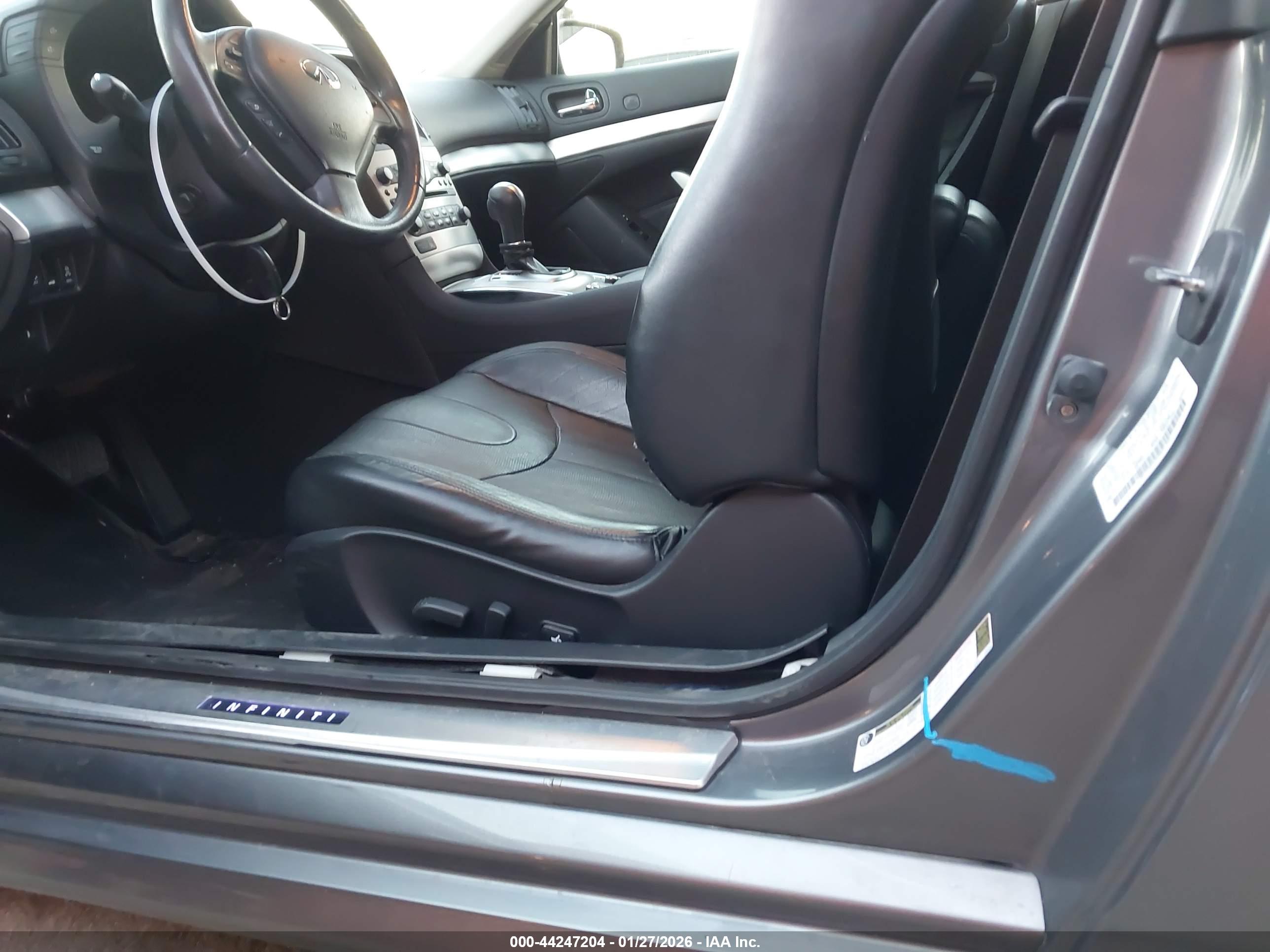 INFINITI Q60 image 6
