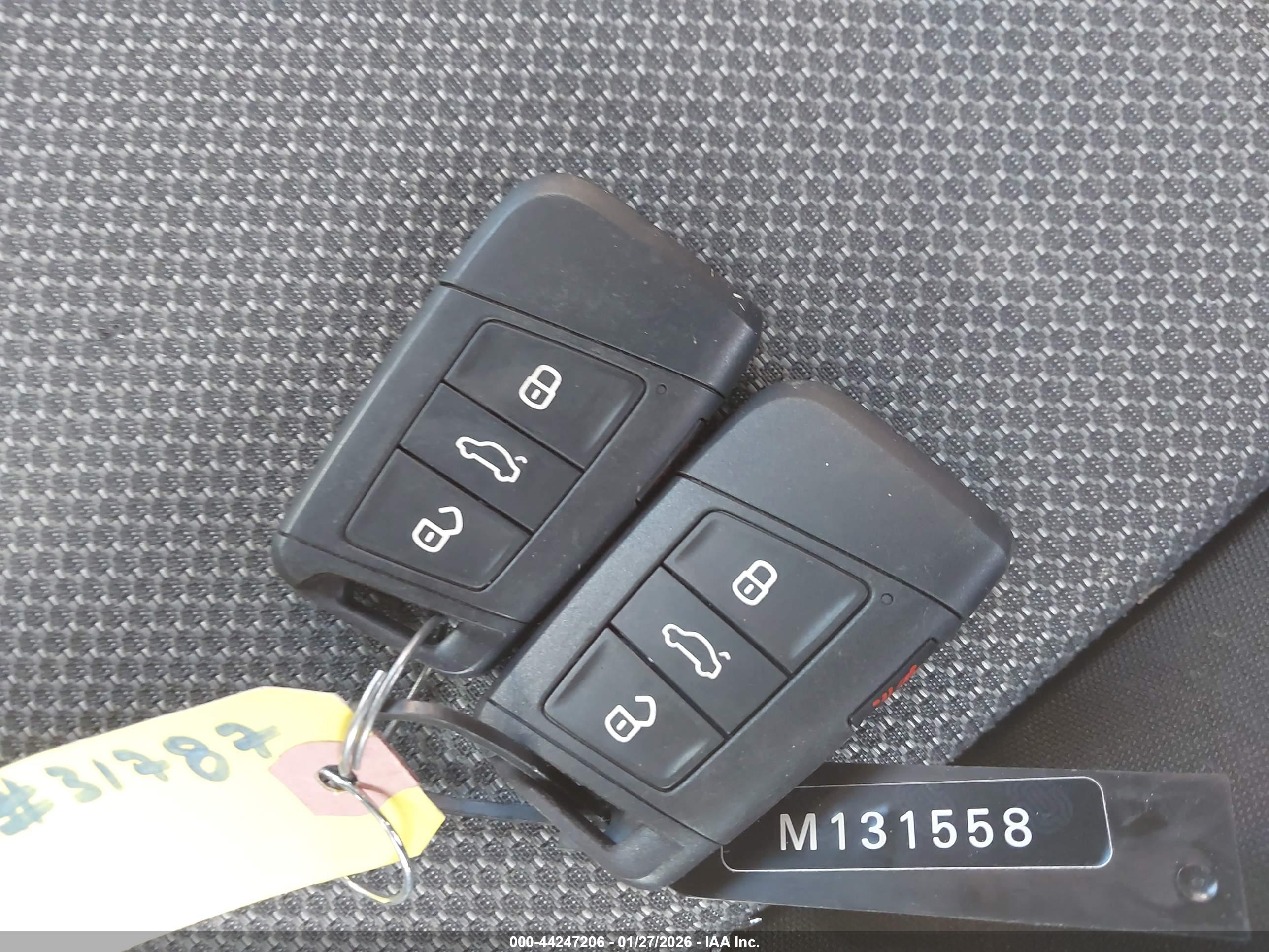 VOLKSWAGEN TAOS image 11