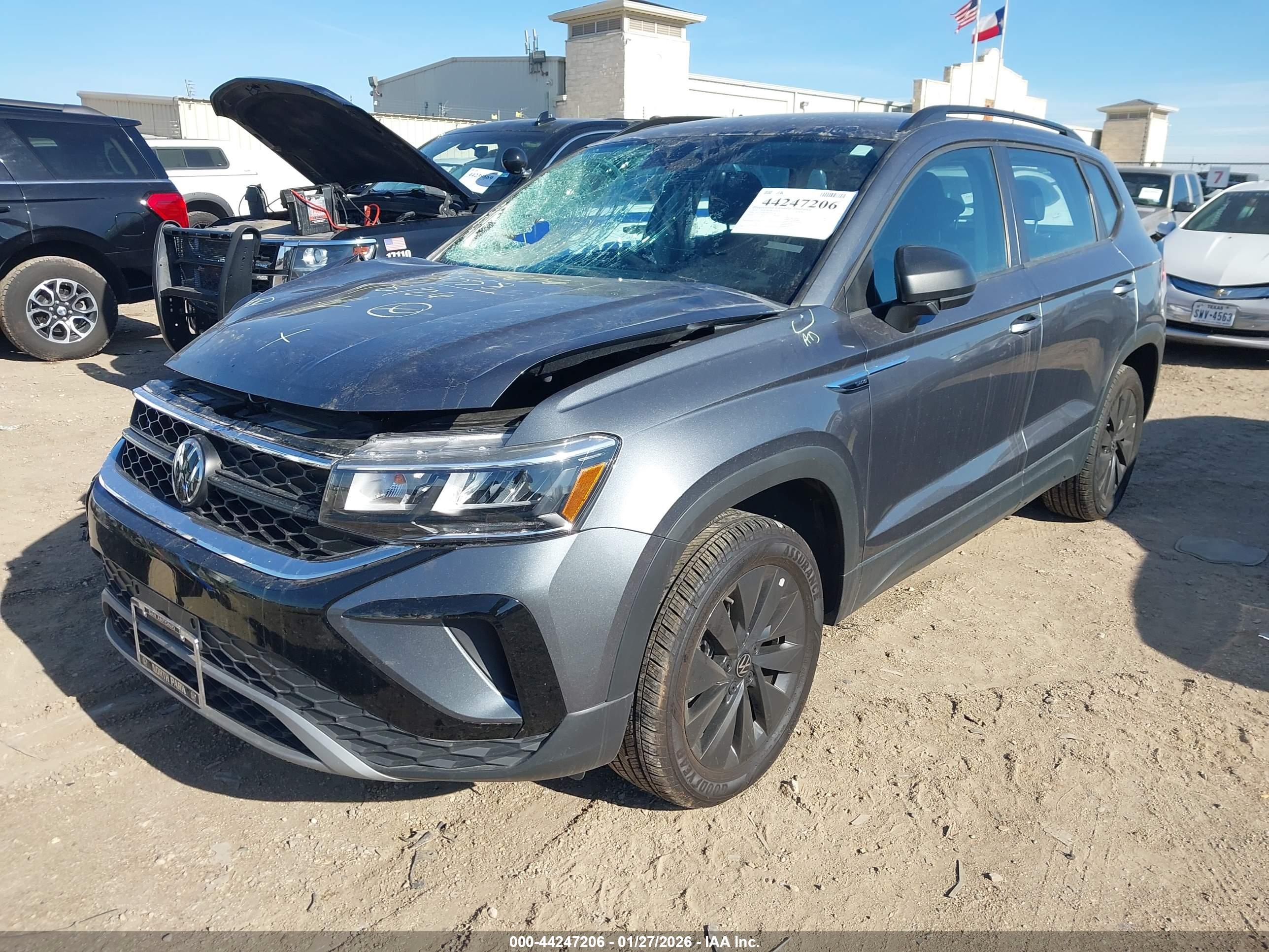 VOLKSWAGEN TAOS image 2