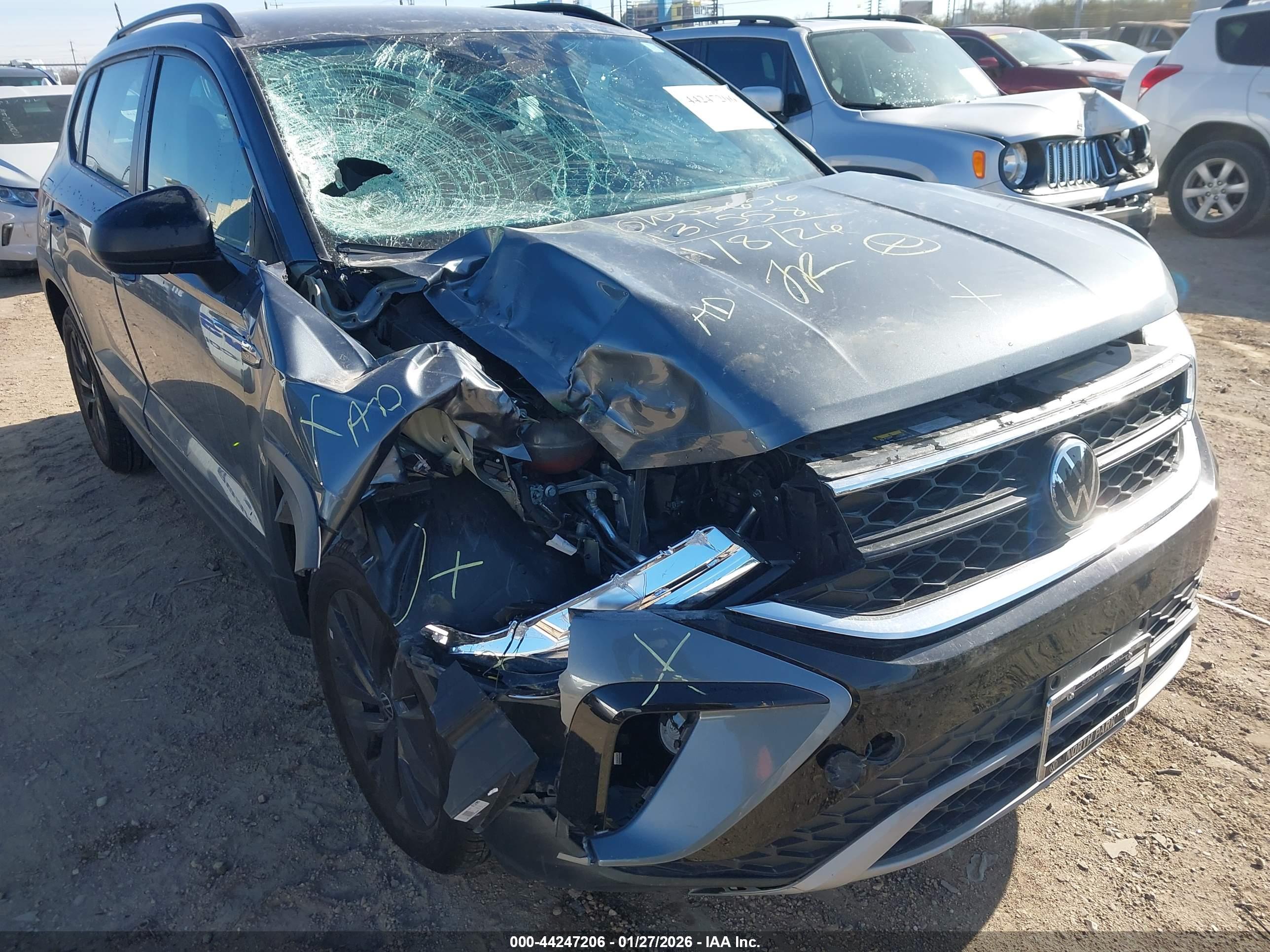 VOLKSWAGEN TAOS image 6