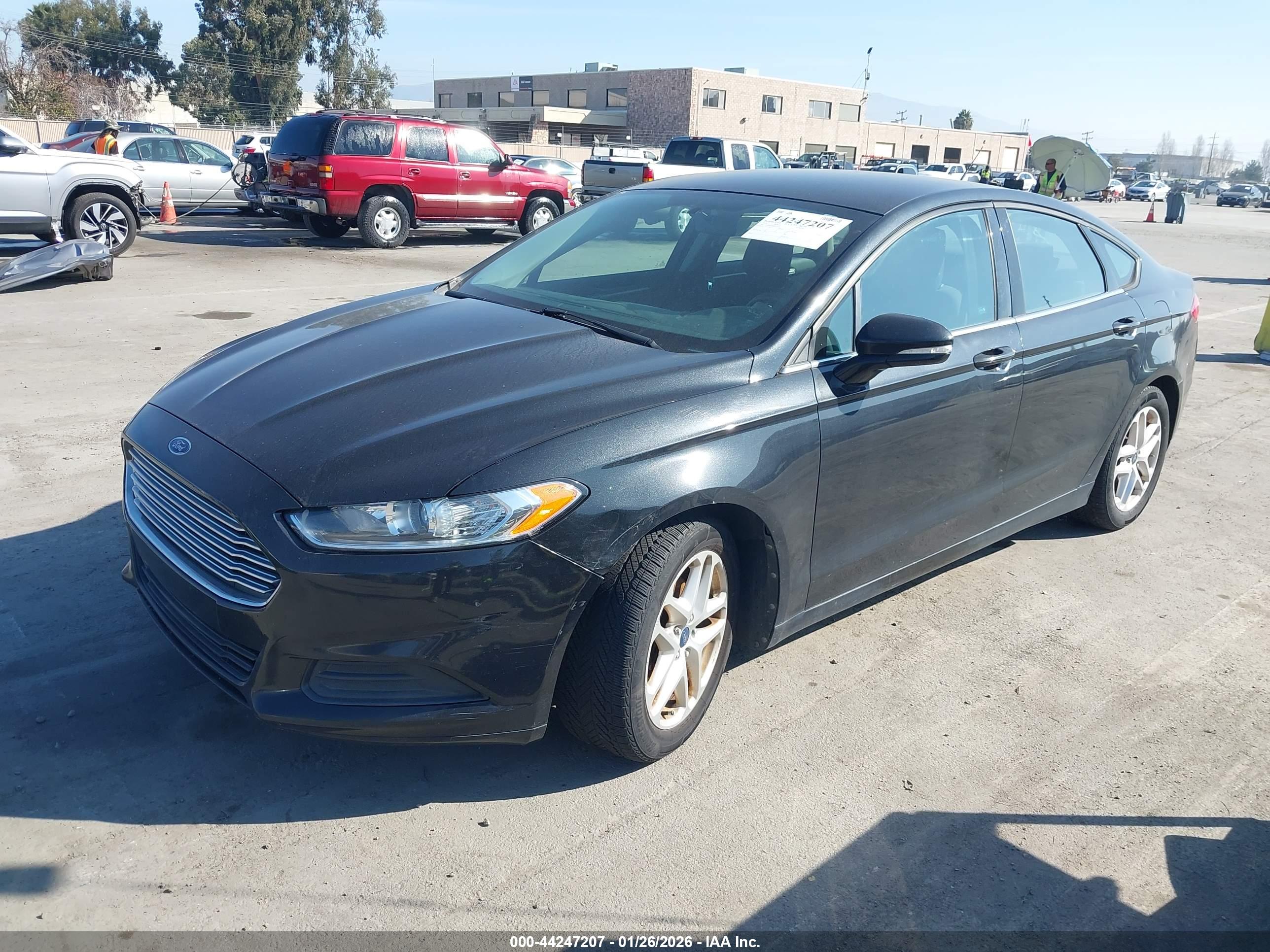 FORD FUSION image 2