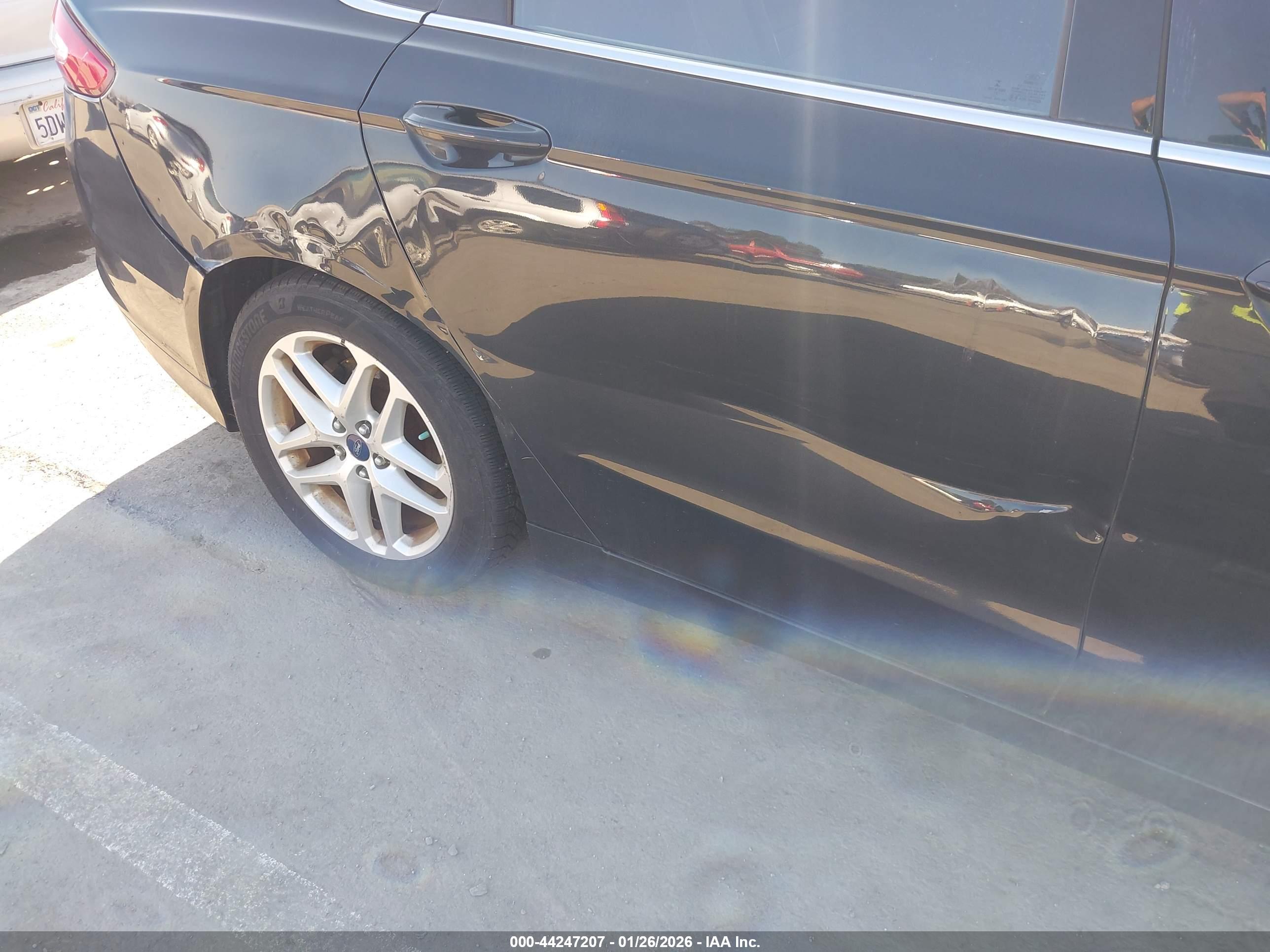 FORD FUSION image 6