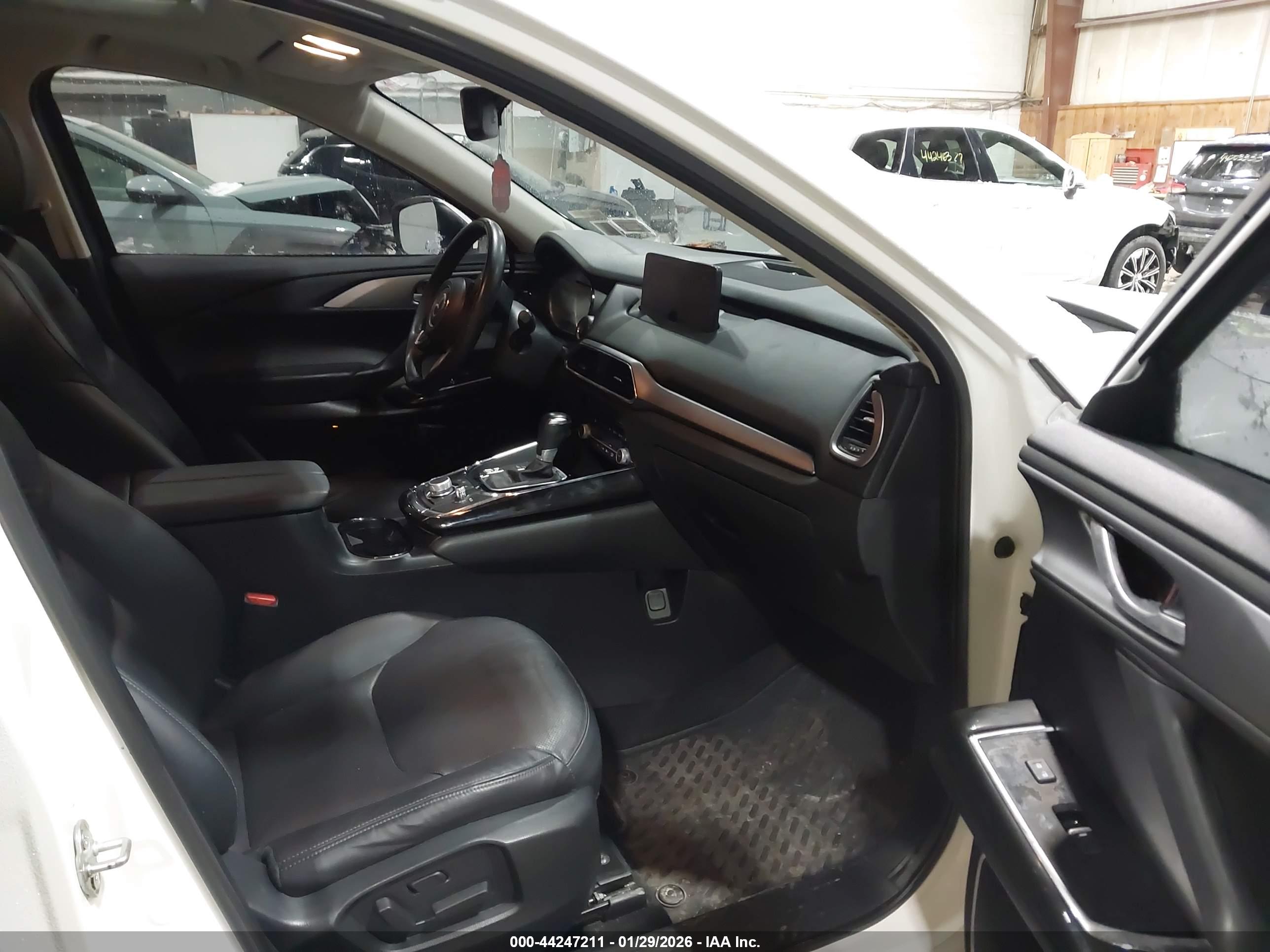 MAZDA CX-9 image 5