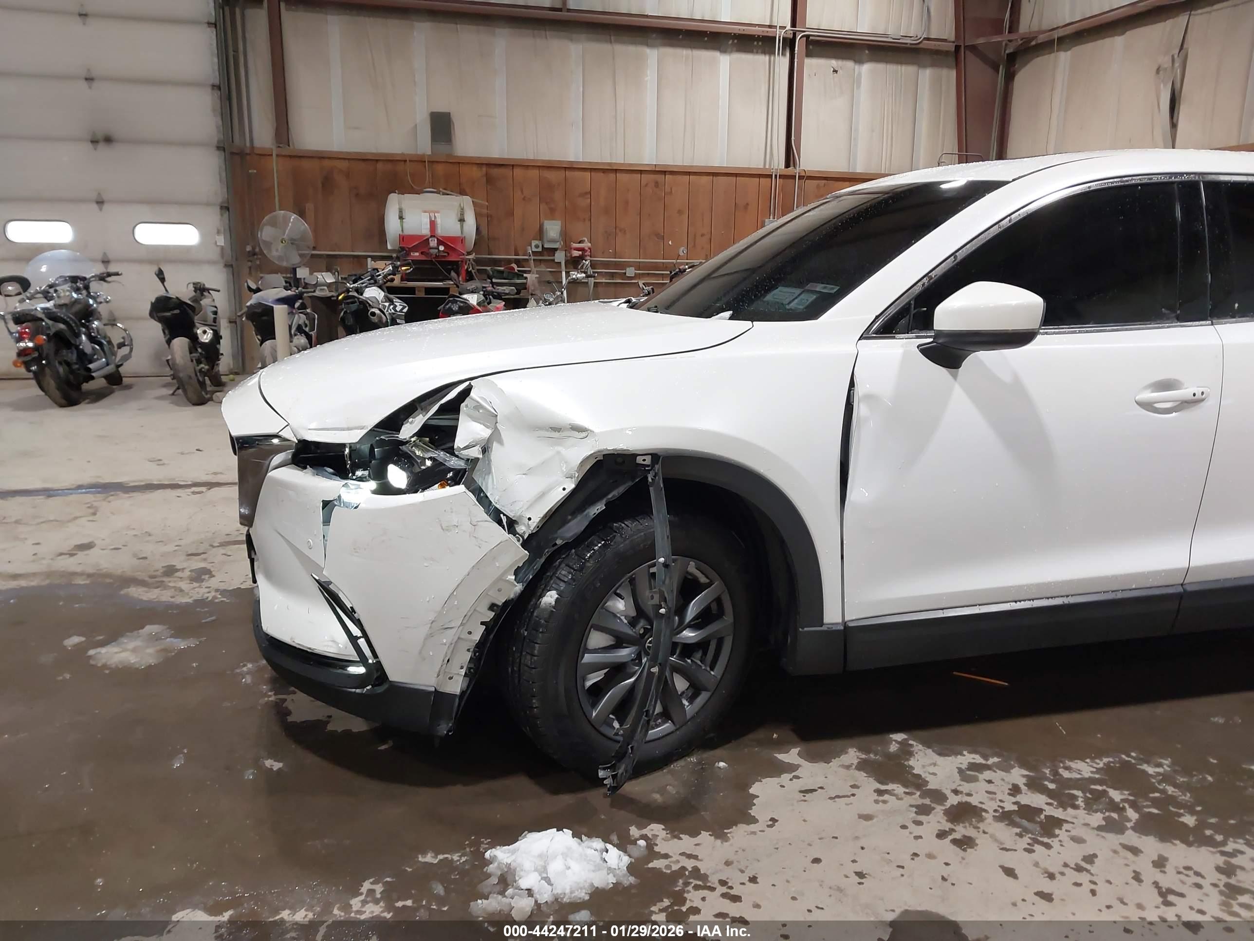 MAZDA CX-9 image 6