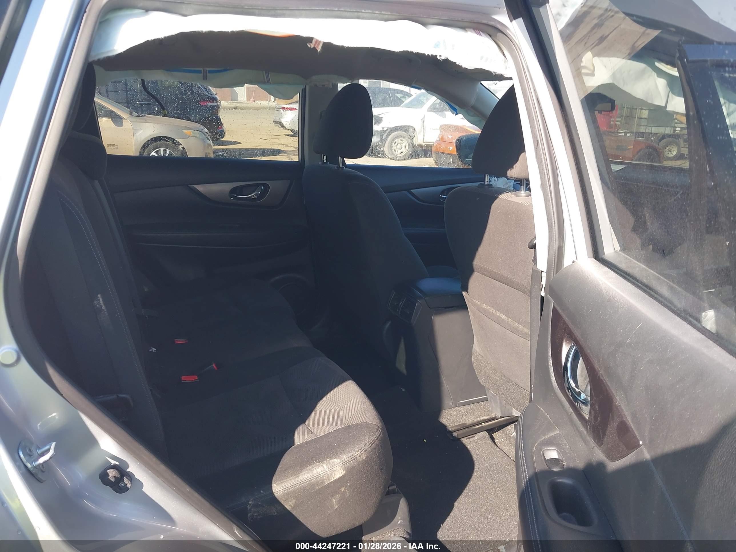 NISSAN ROGUE image 8