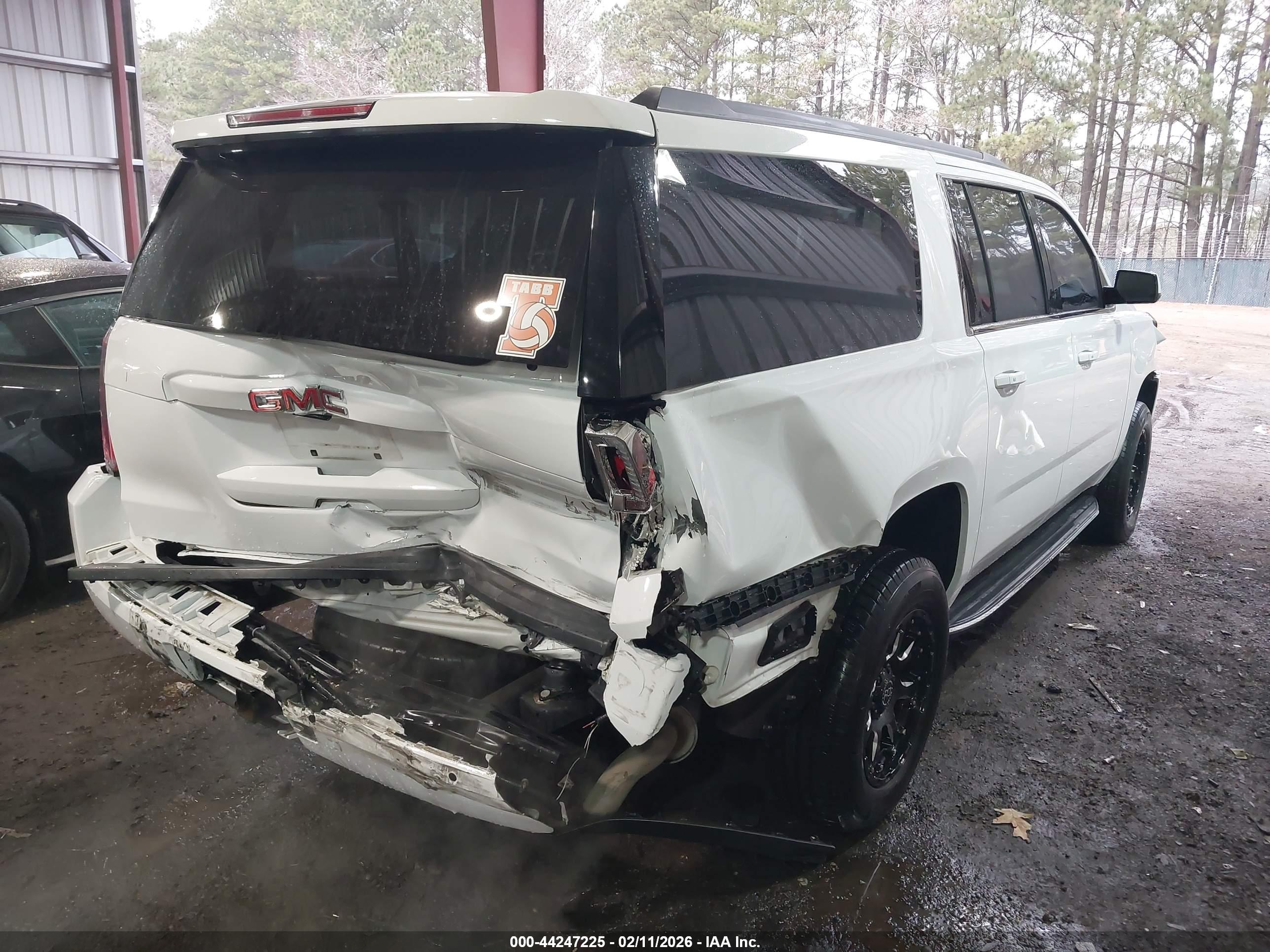 GMC YUKON image 4