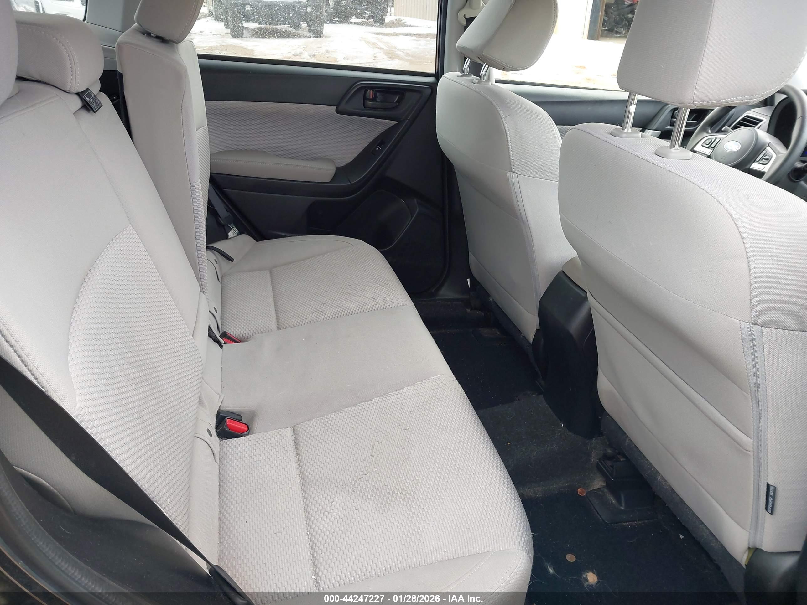 SUBARU FORESTER image 8
