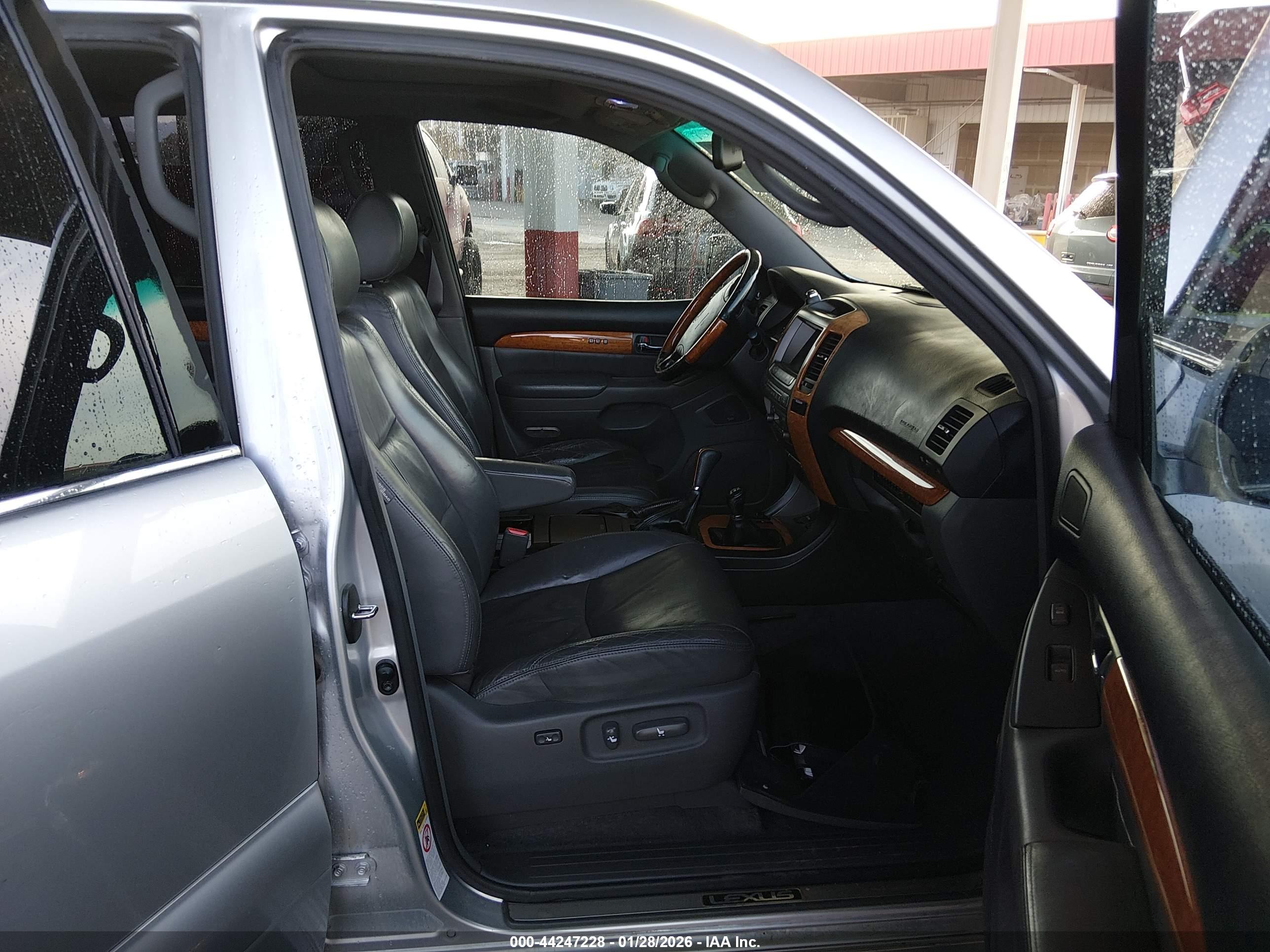 LEXUS GX image 5