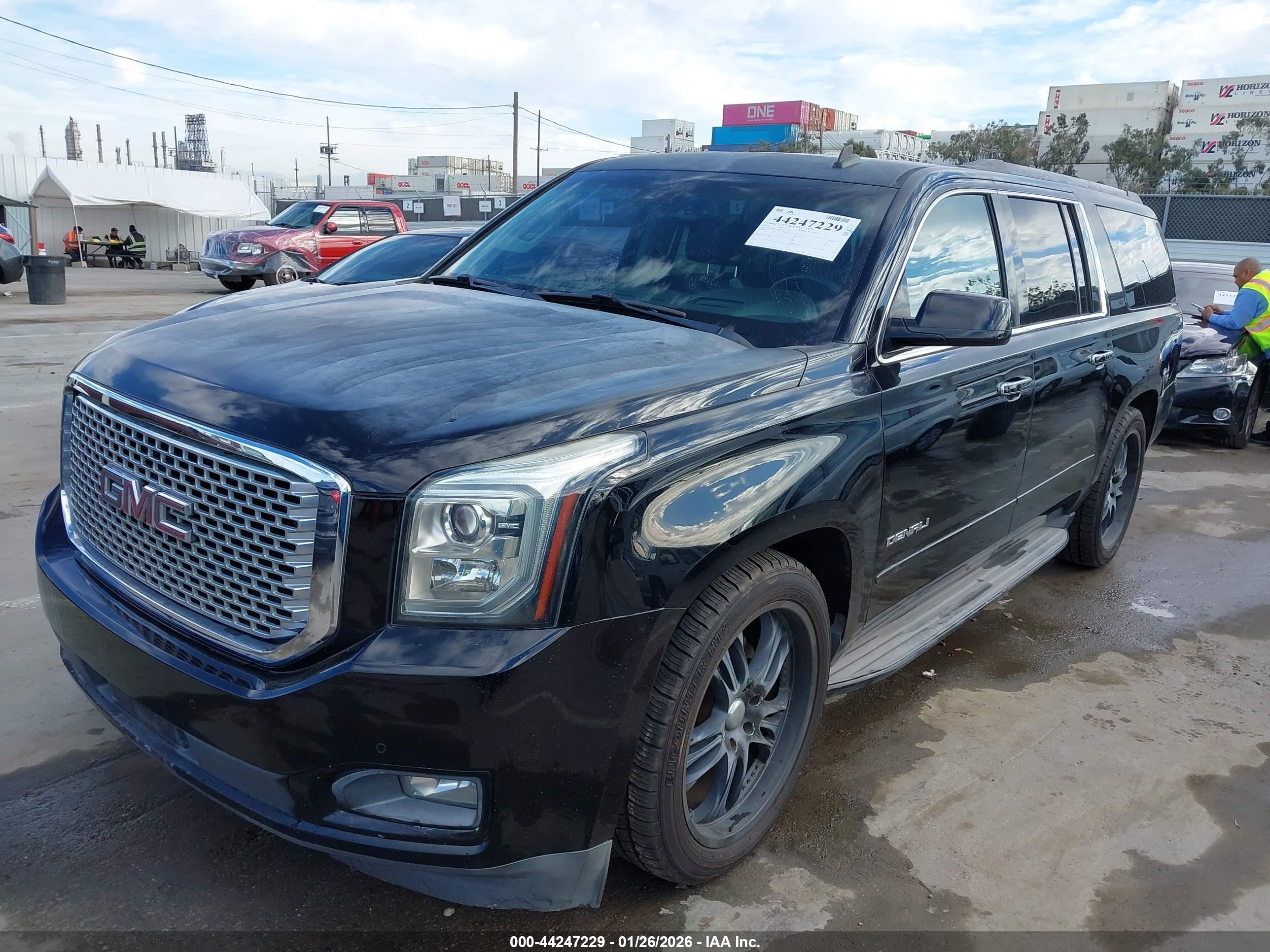 GMC YUKON image 6