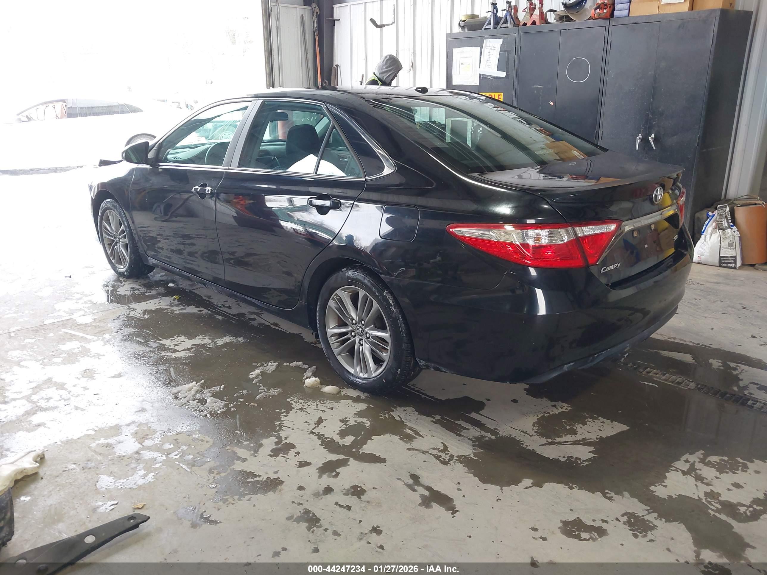 TOYOTA CAMRY image 3
