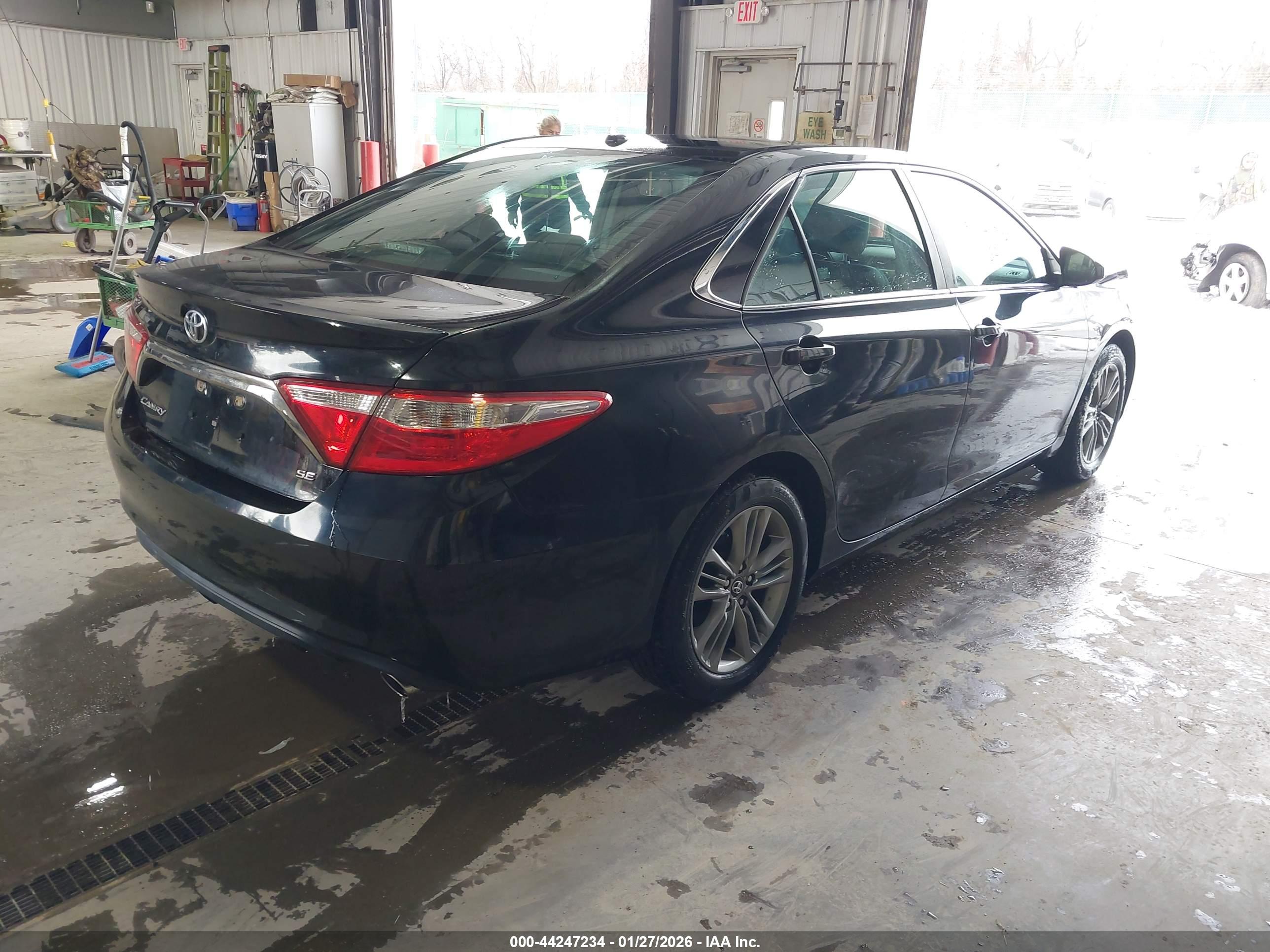 TOYOTA CAMRY image 4
