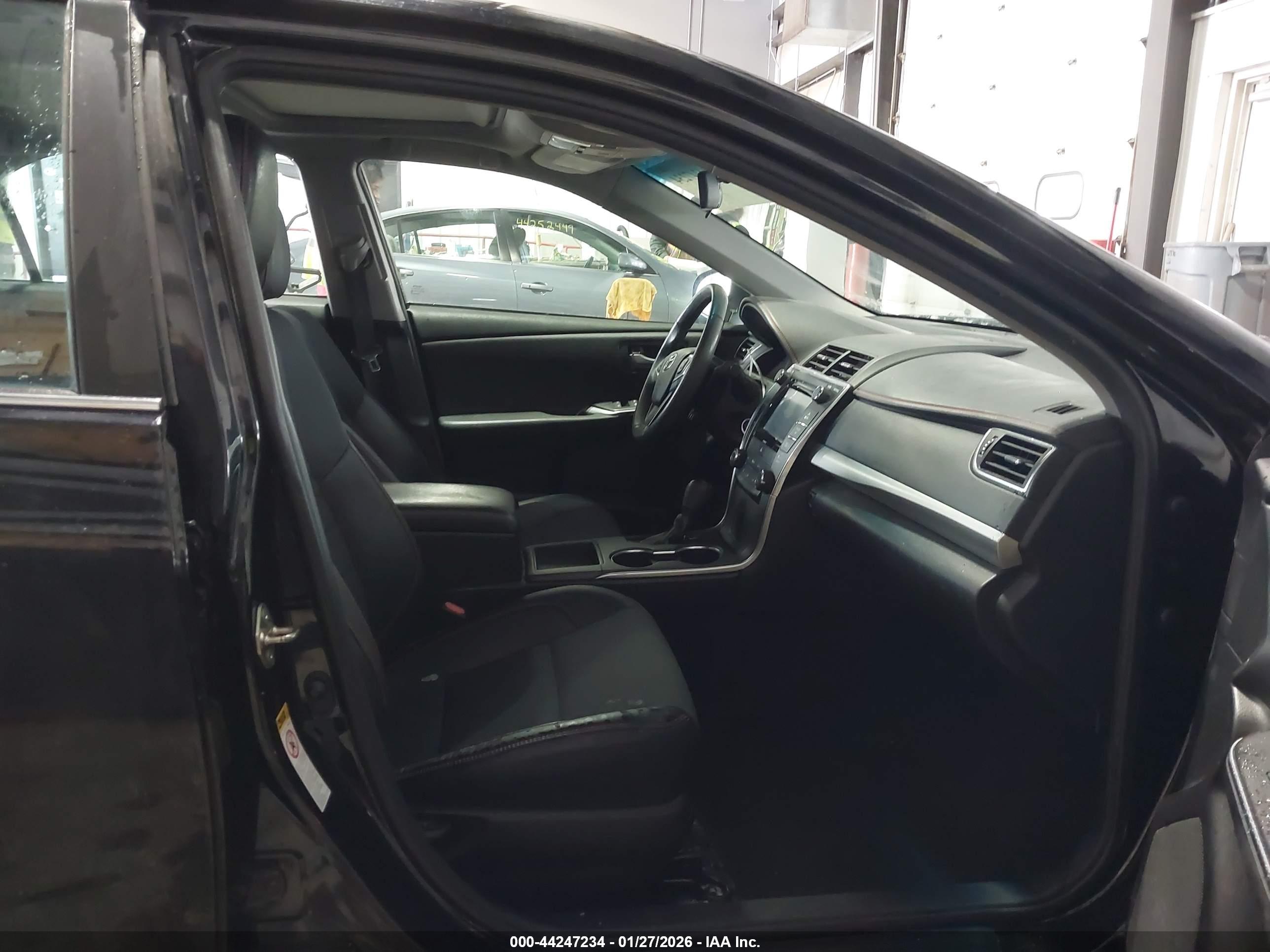 TOYOTA CAMRY image 5