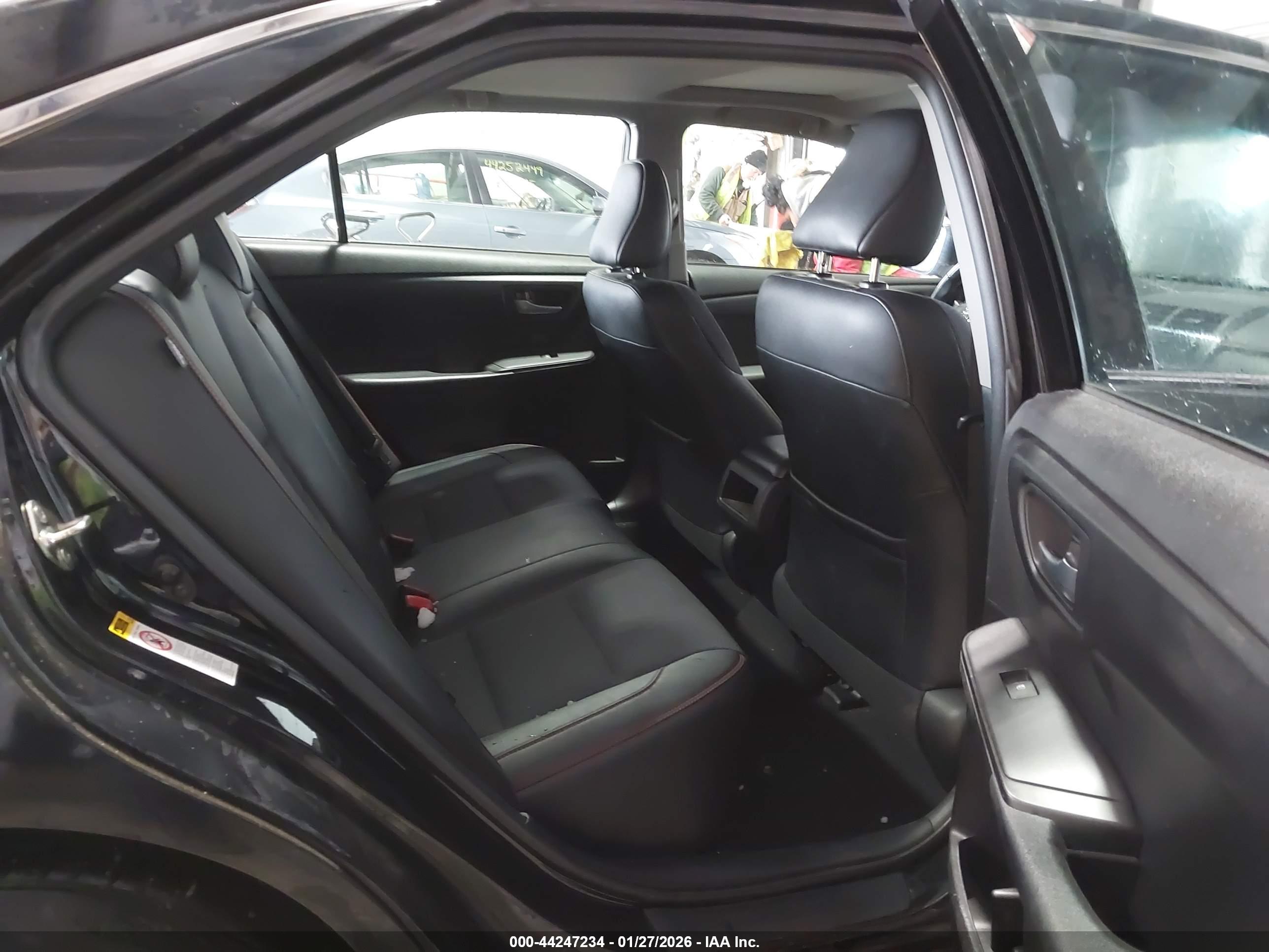 TOYOTA CAMRY image 8
