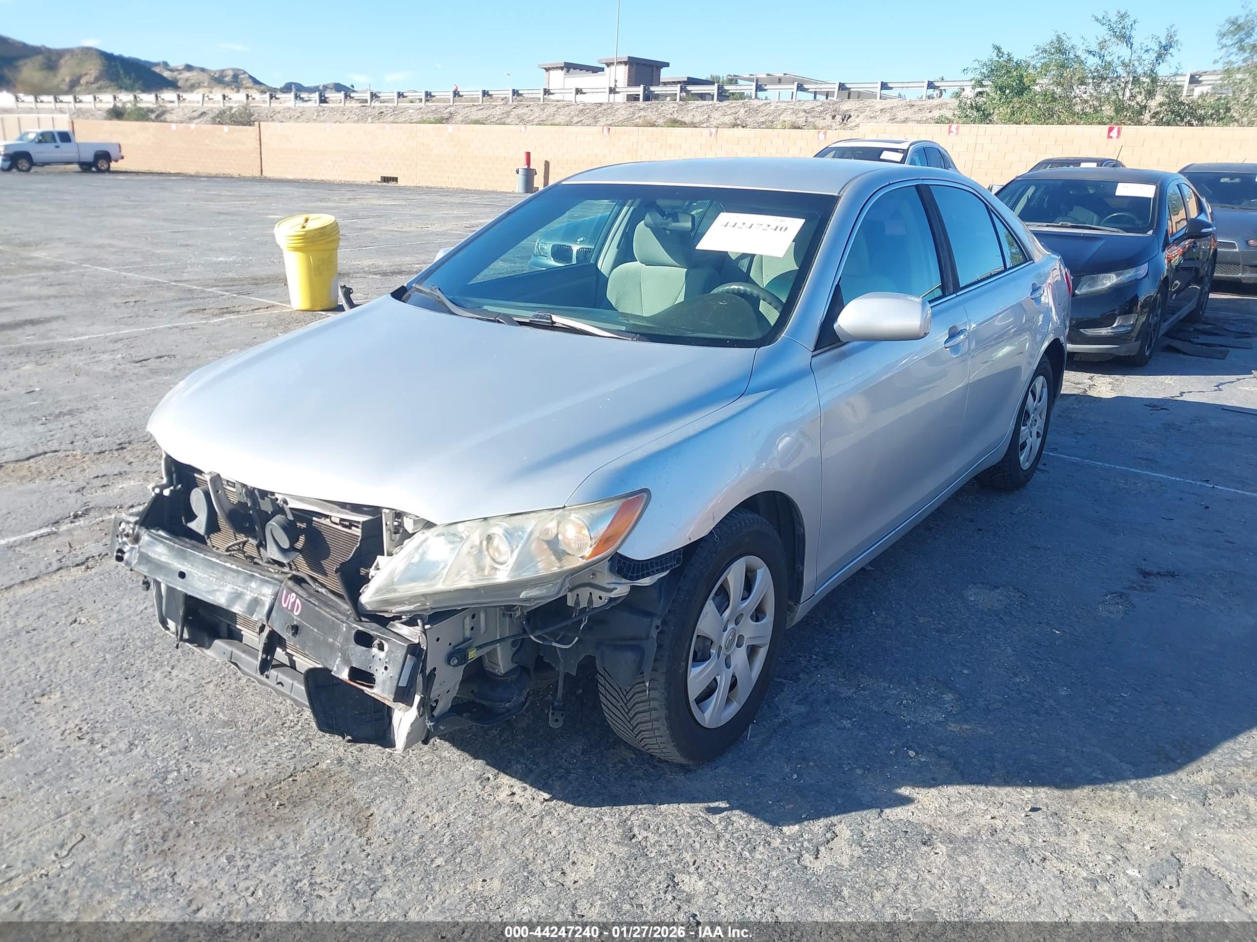 TOYOTA CAMRY image 2