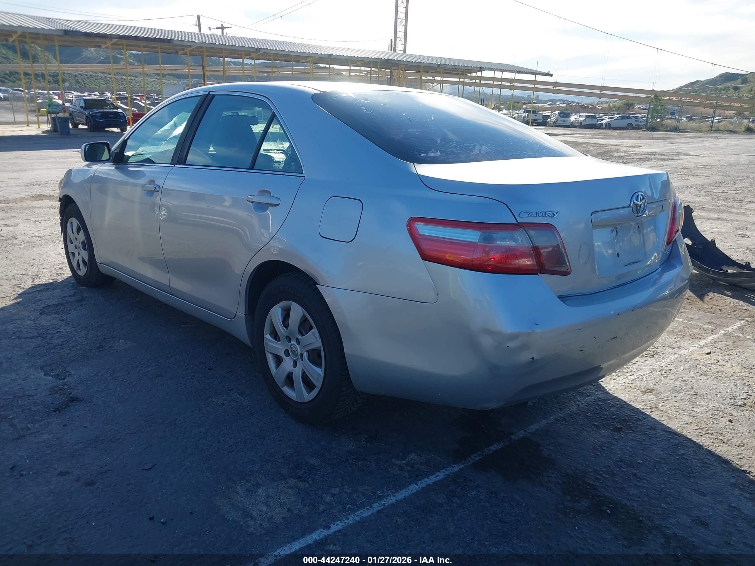 TOYOTA CAMRY image 3