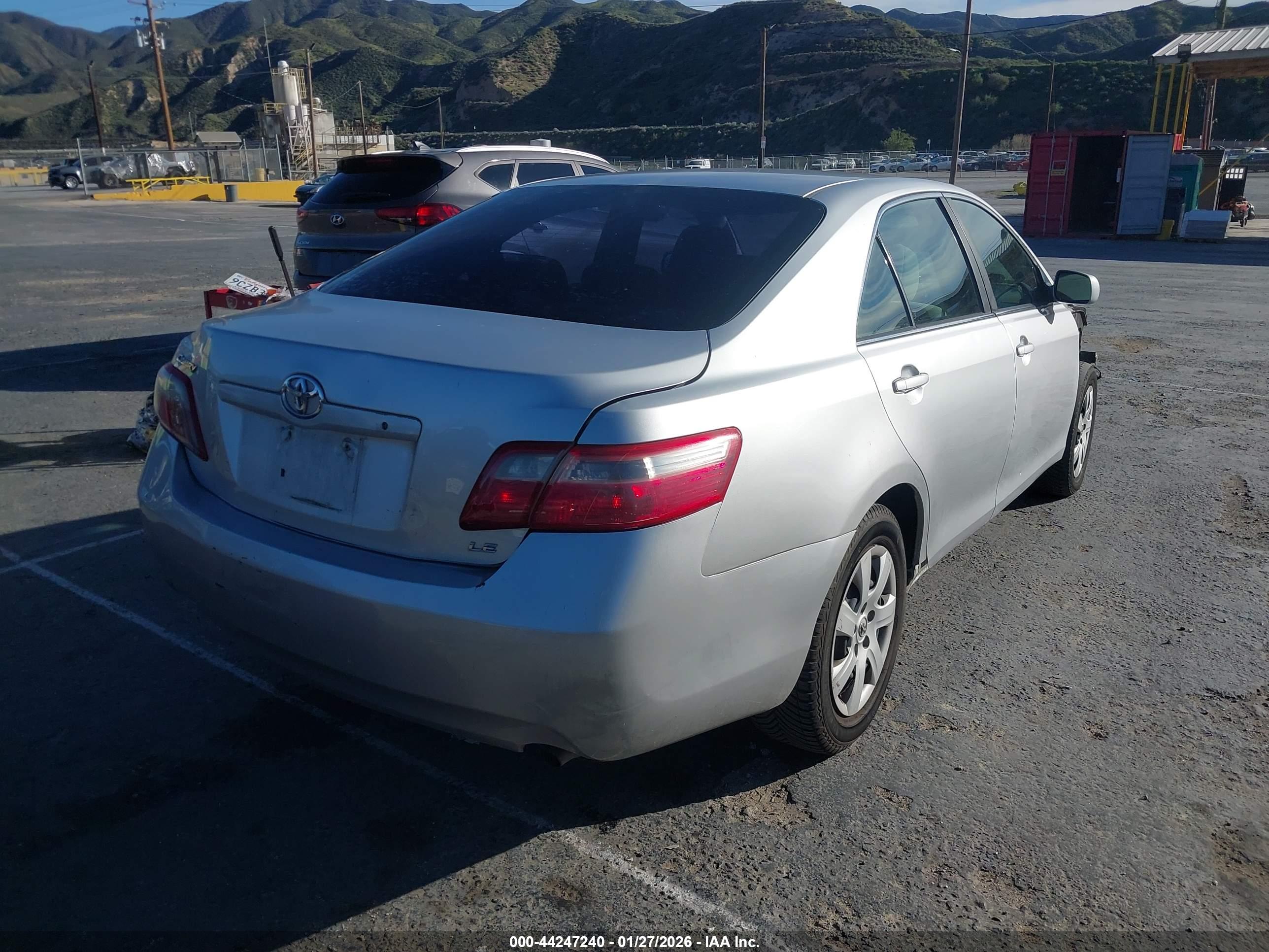 TOYOTA CAMRY image 4