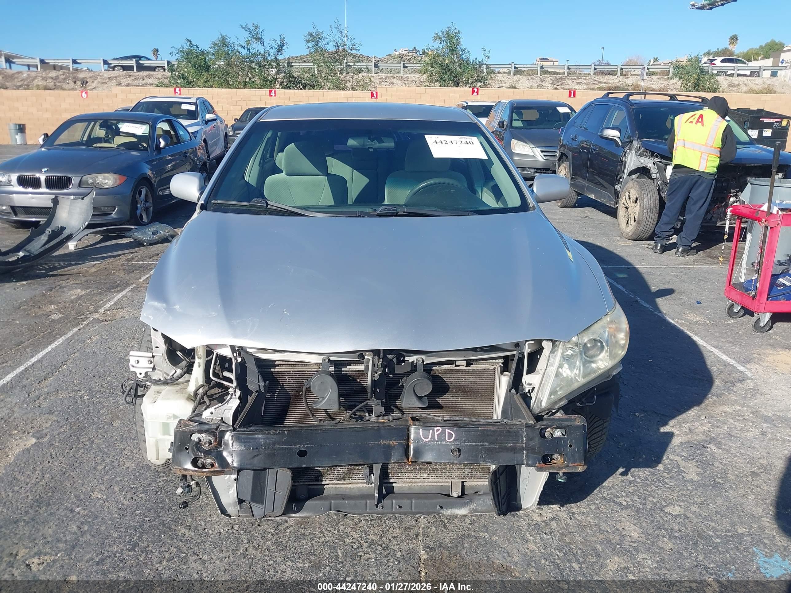 TOYOTA CAMRY image 6