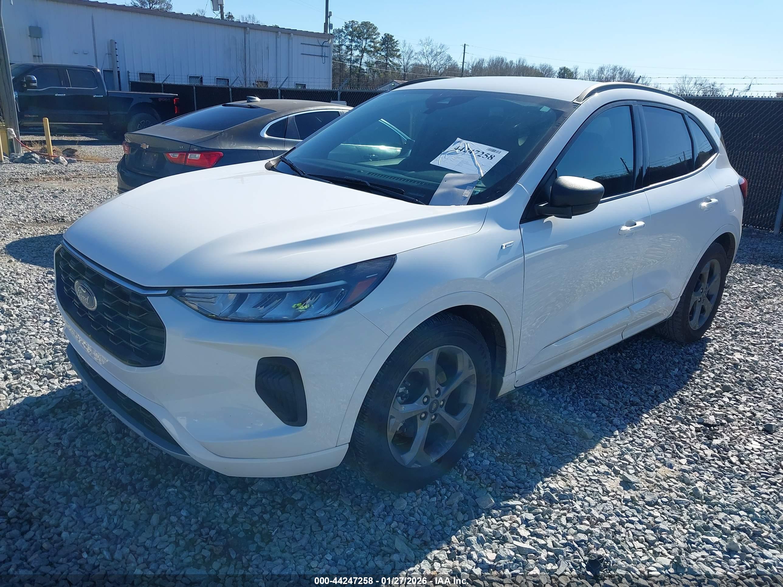 FORD ESCAPE image 2