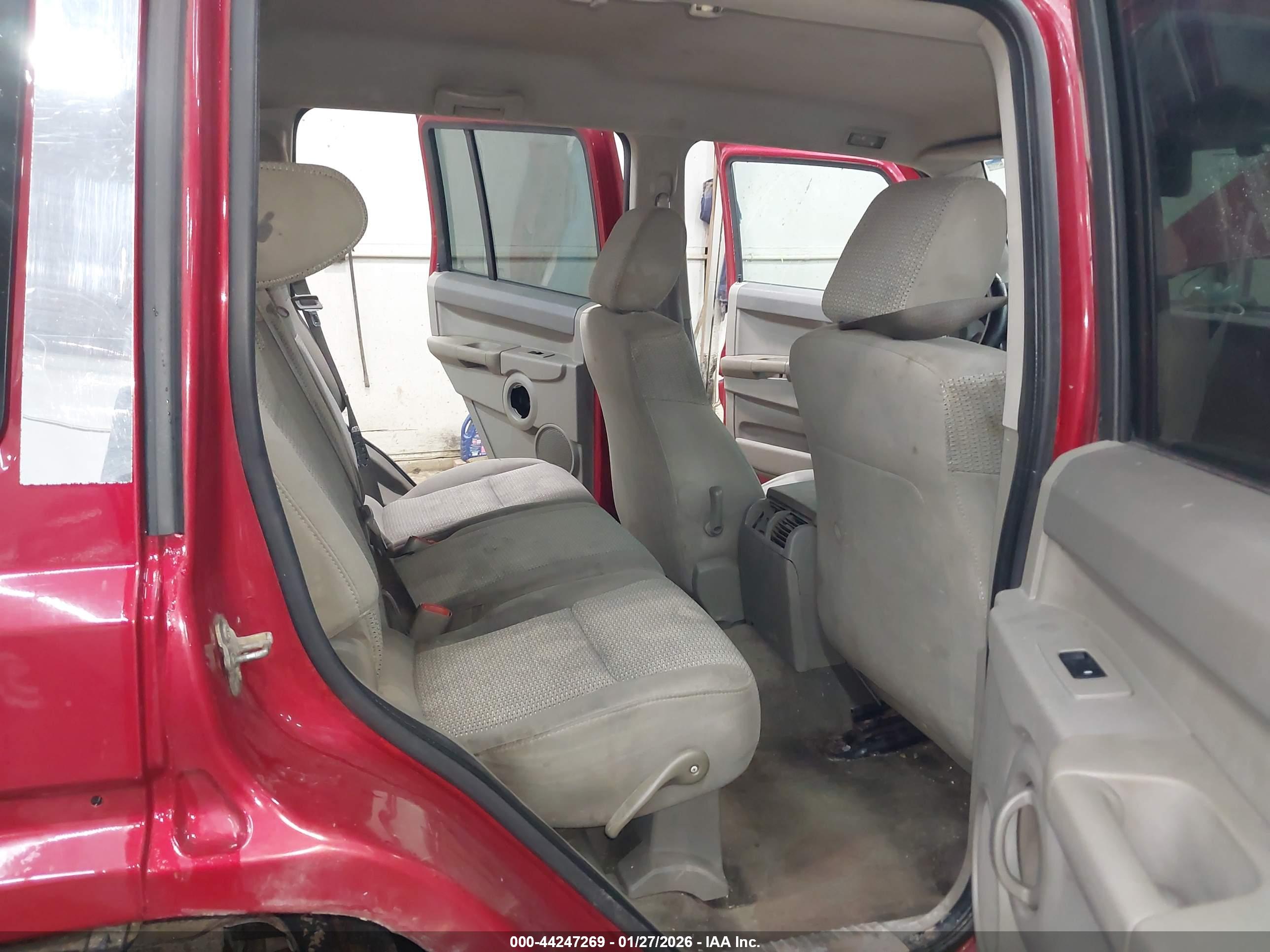 JEEP COMMANDER image 8