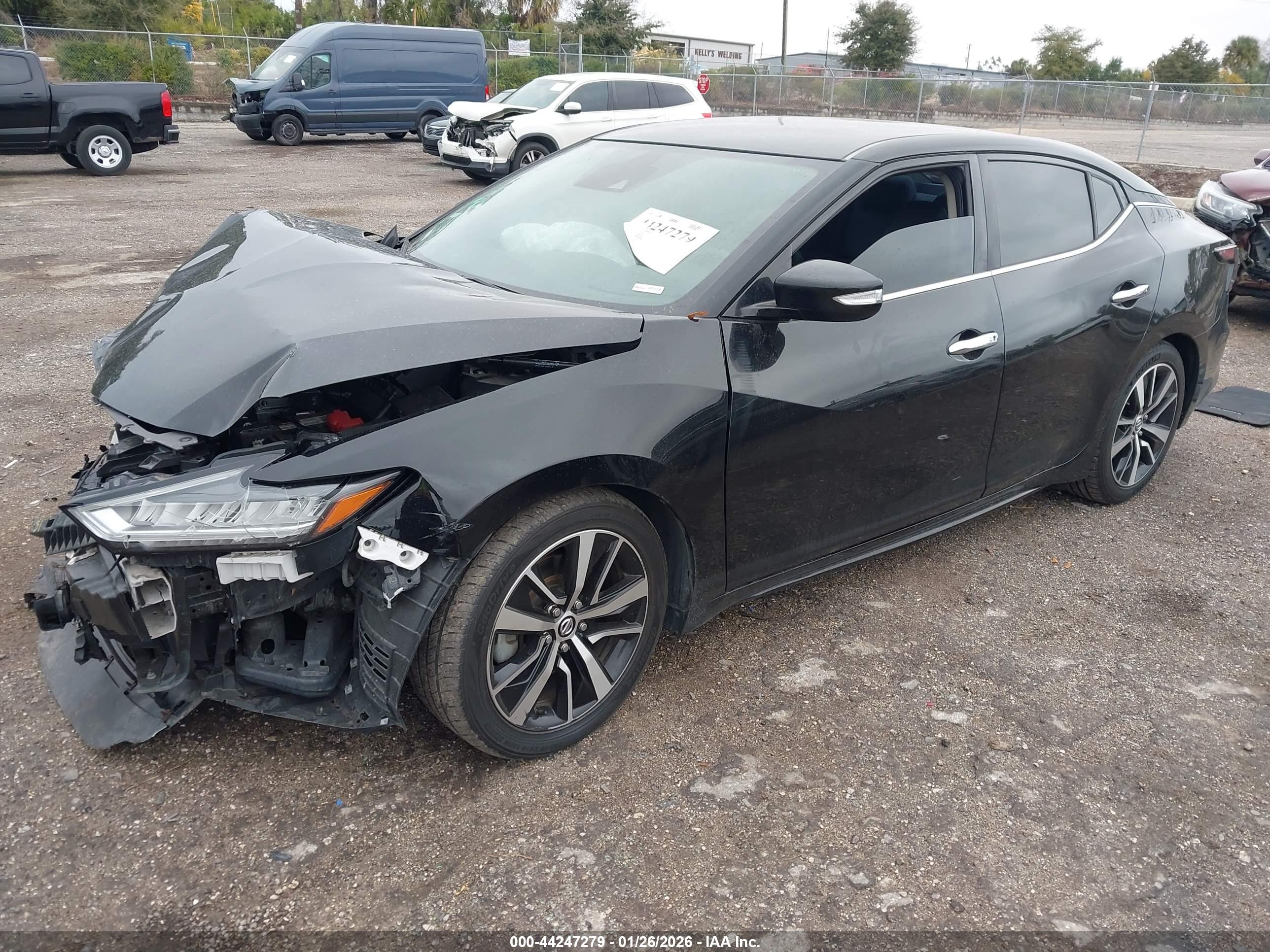 NISSAN MAXIMA image 2