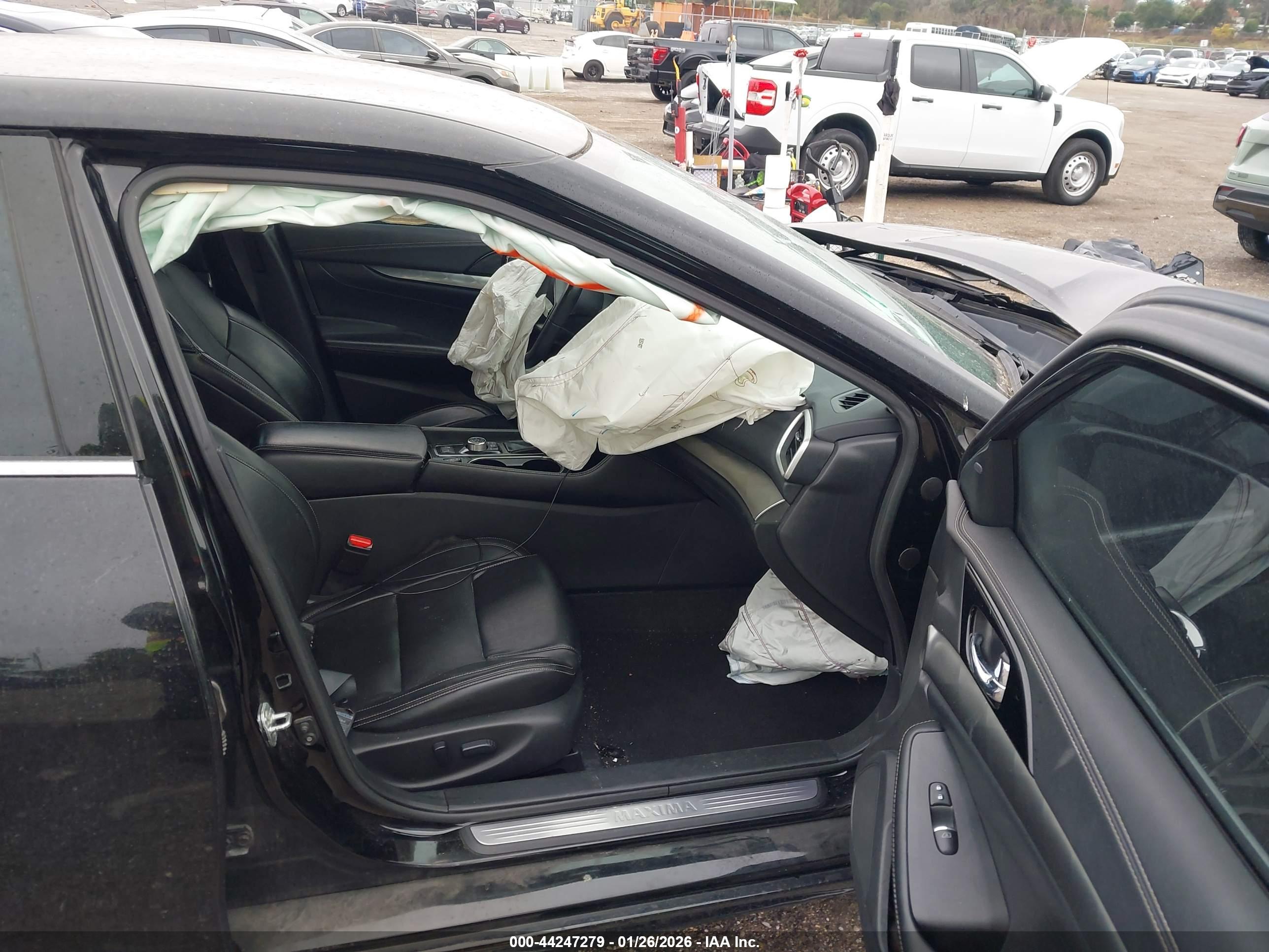 NISSAN MAXIMA image 5