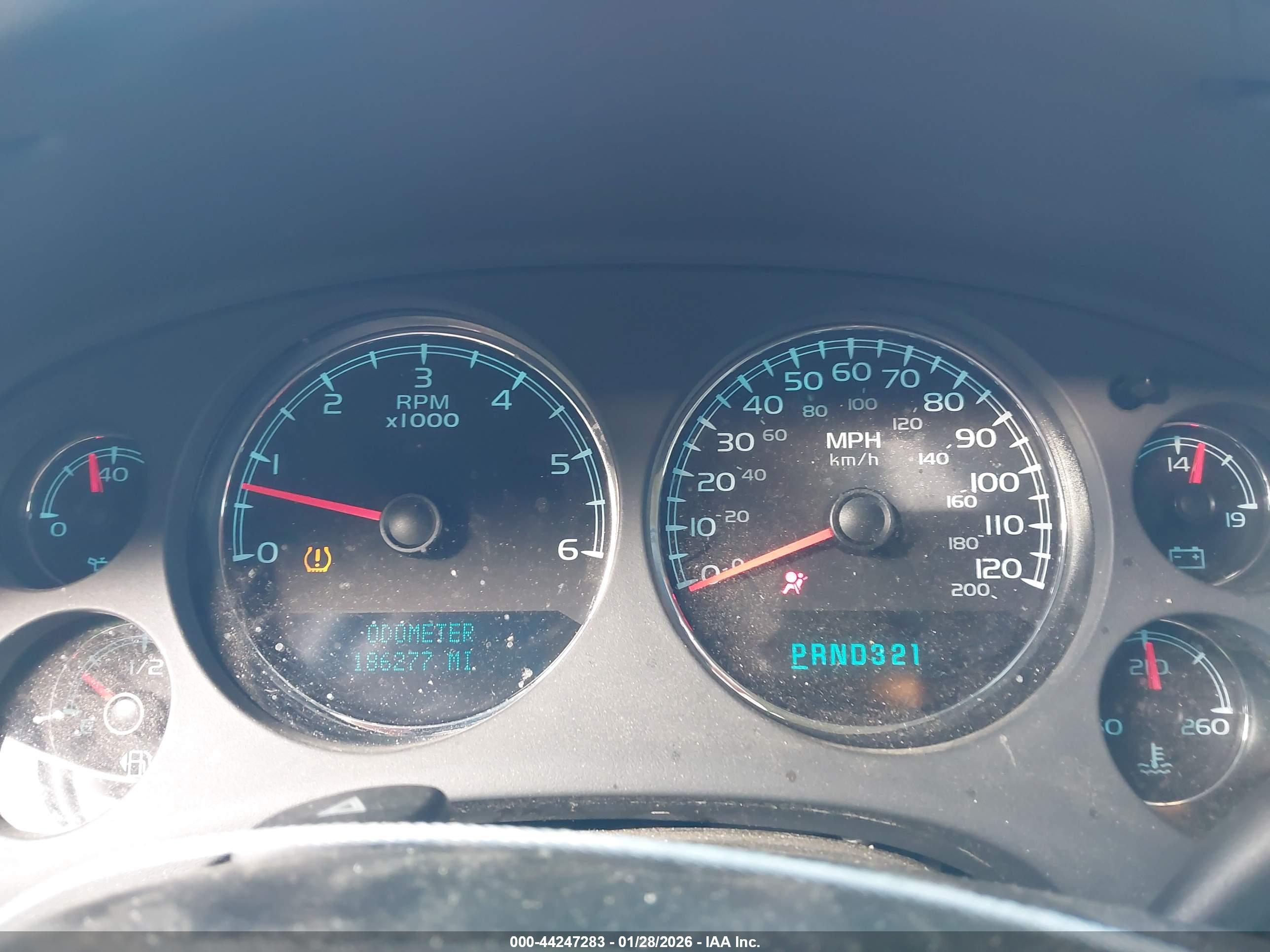 CHEVROLET TAHOE image 7