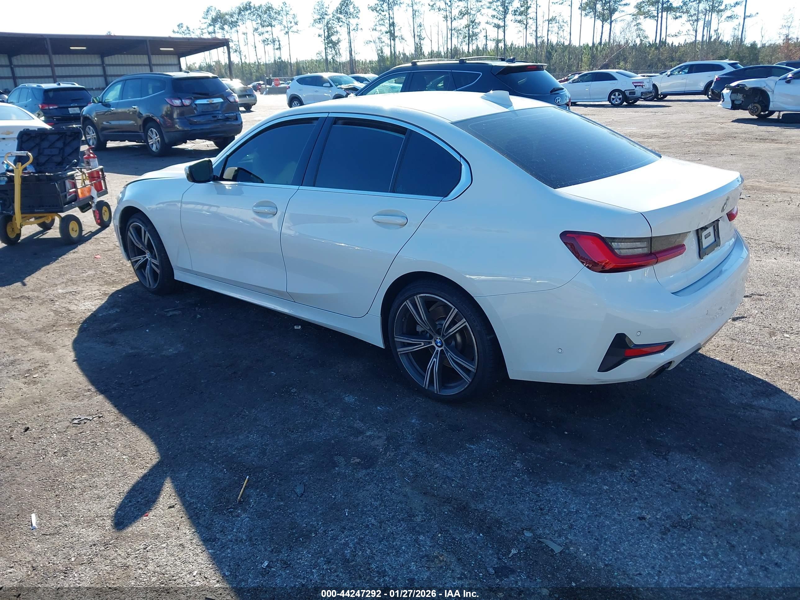 BMW 330I image 3