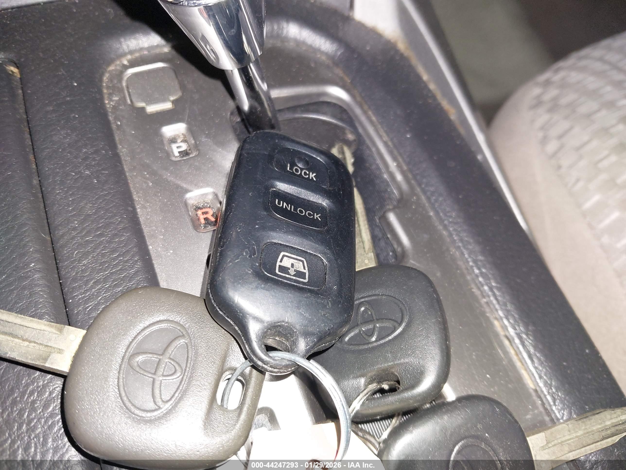 TOYOTA 4RUNNER image 11