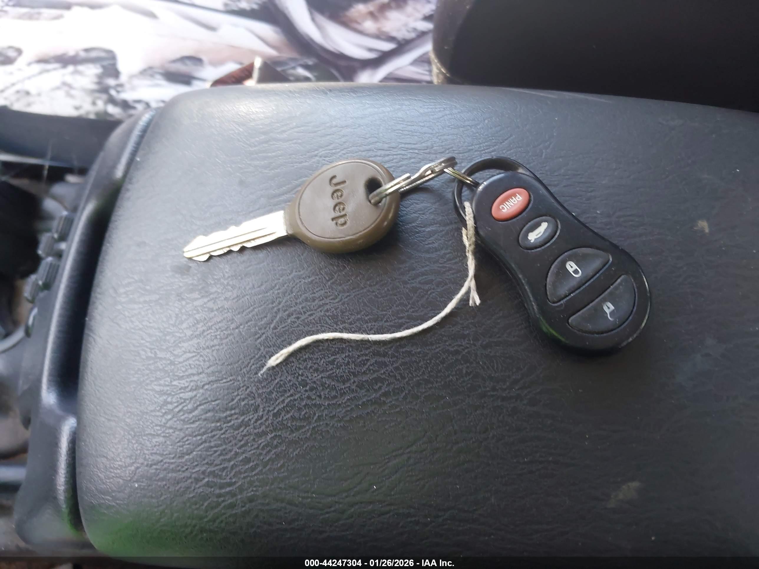 JEEP LIBERTY image 11