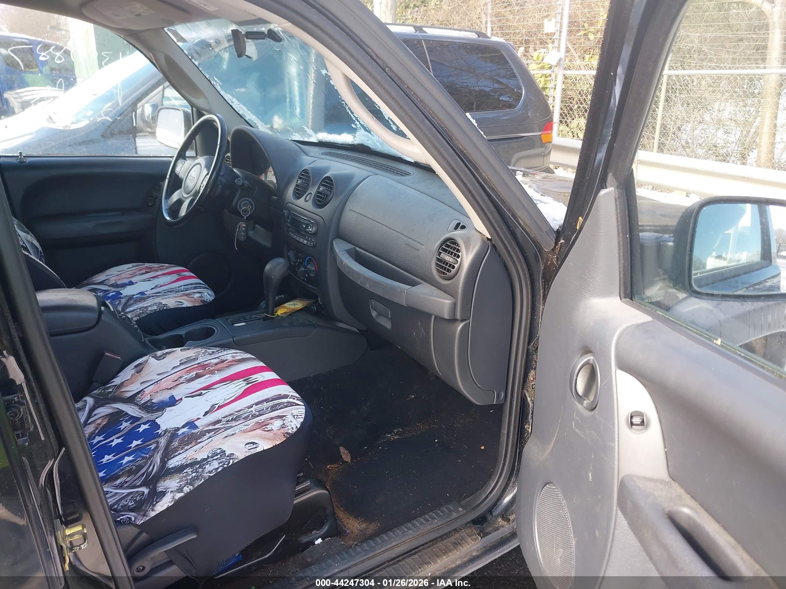 JEEP LIBERTY image 5