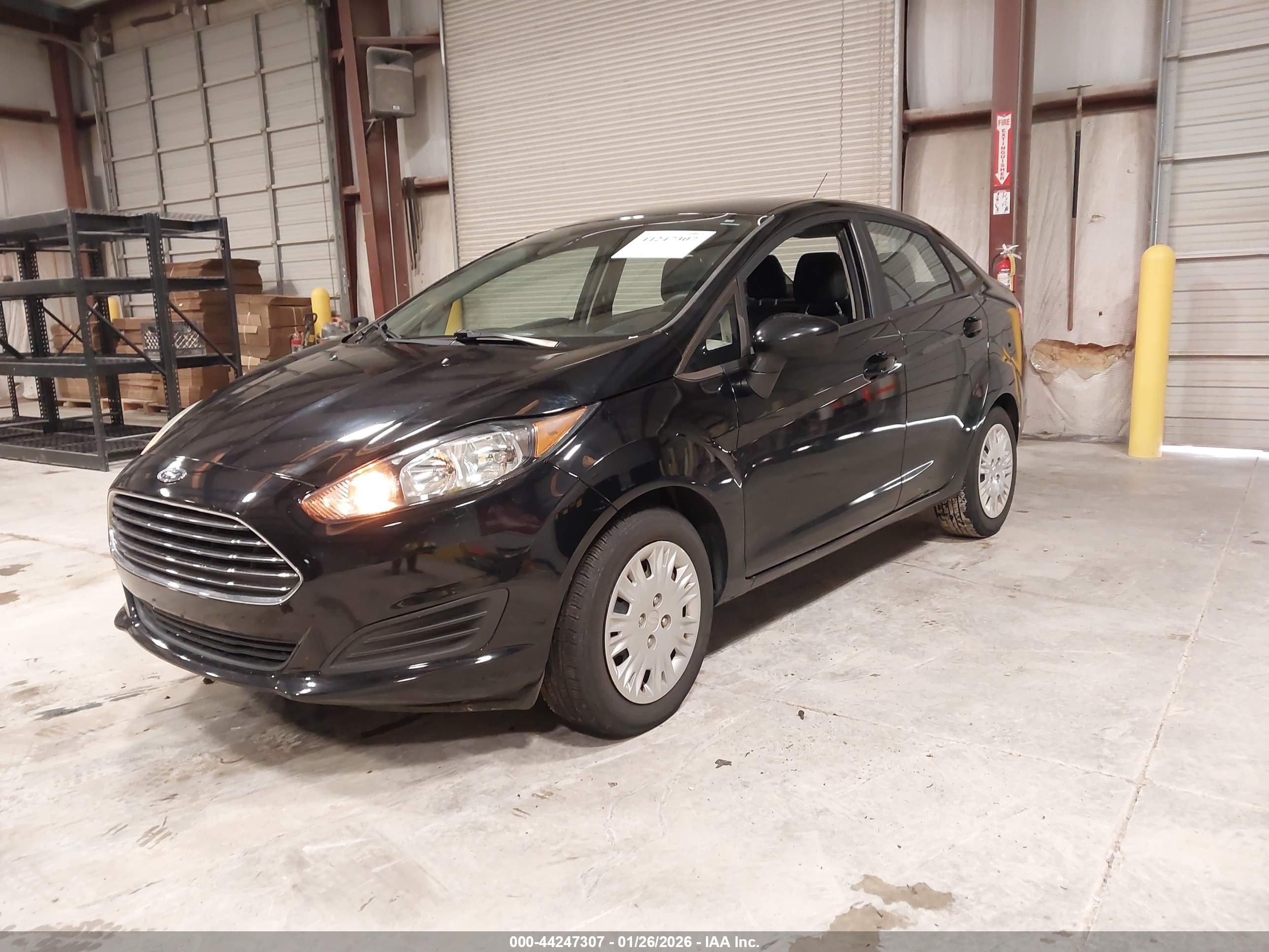 FORD FIESTA image 2