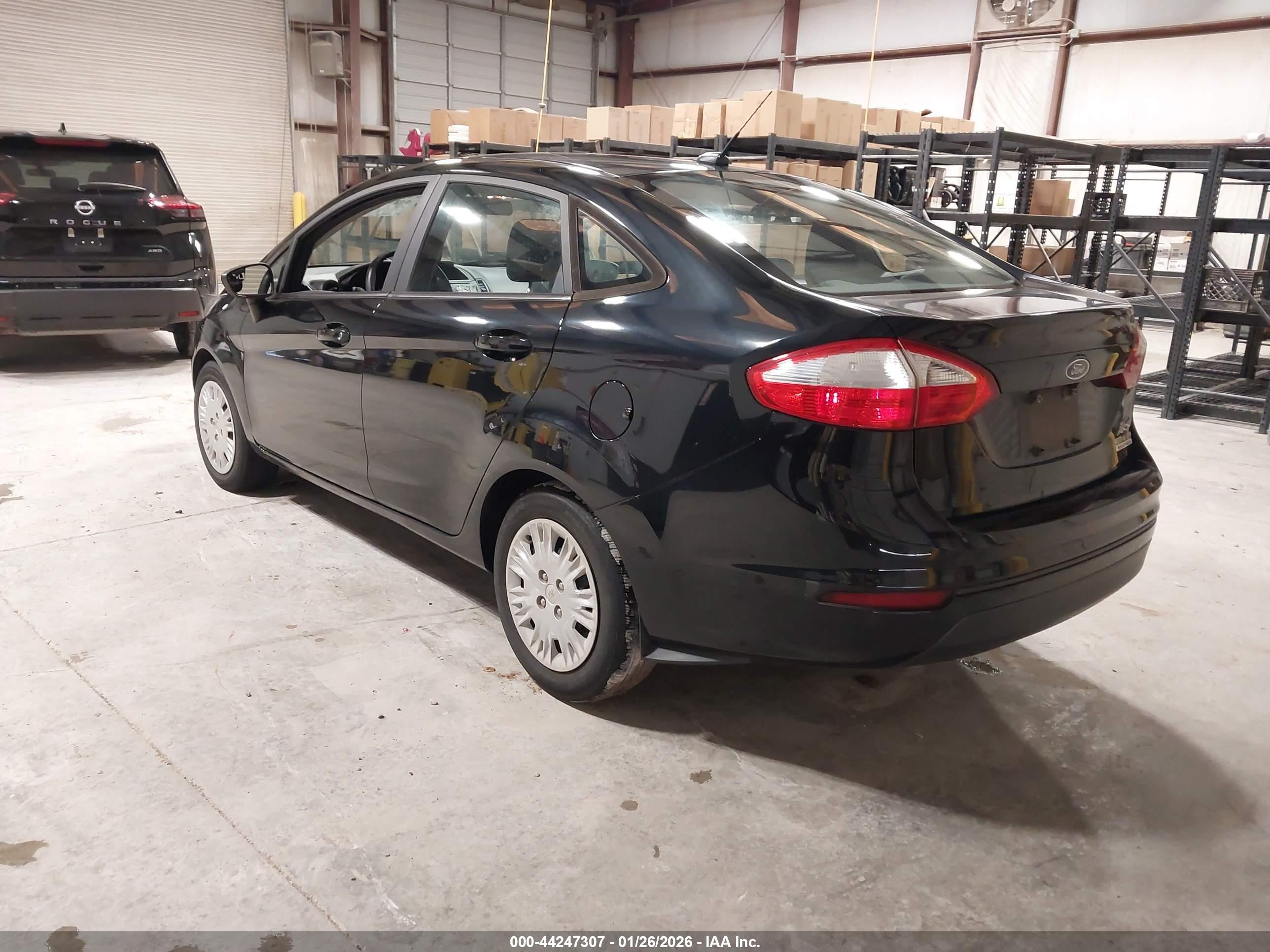FORD FIESTA image 3