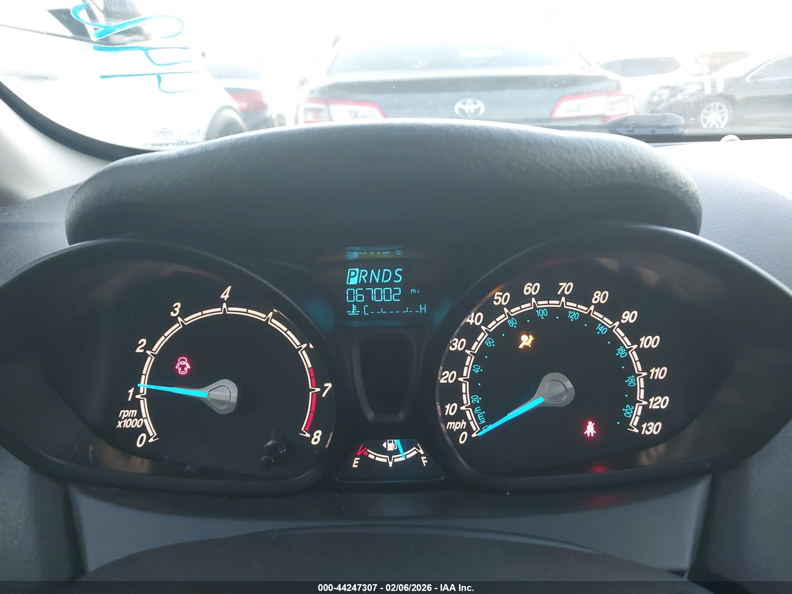 FORD FIESTA image 7