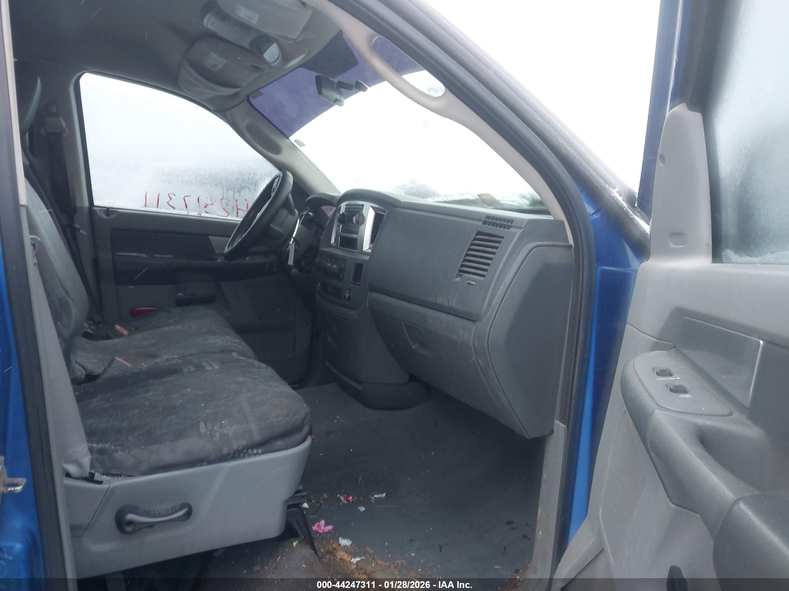 DODGE RAM image 5