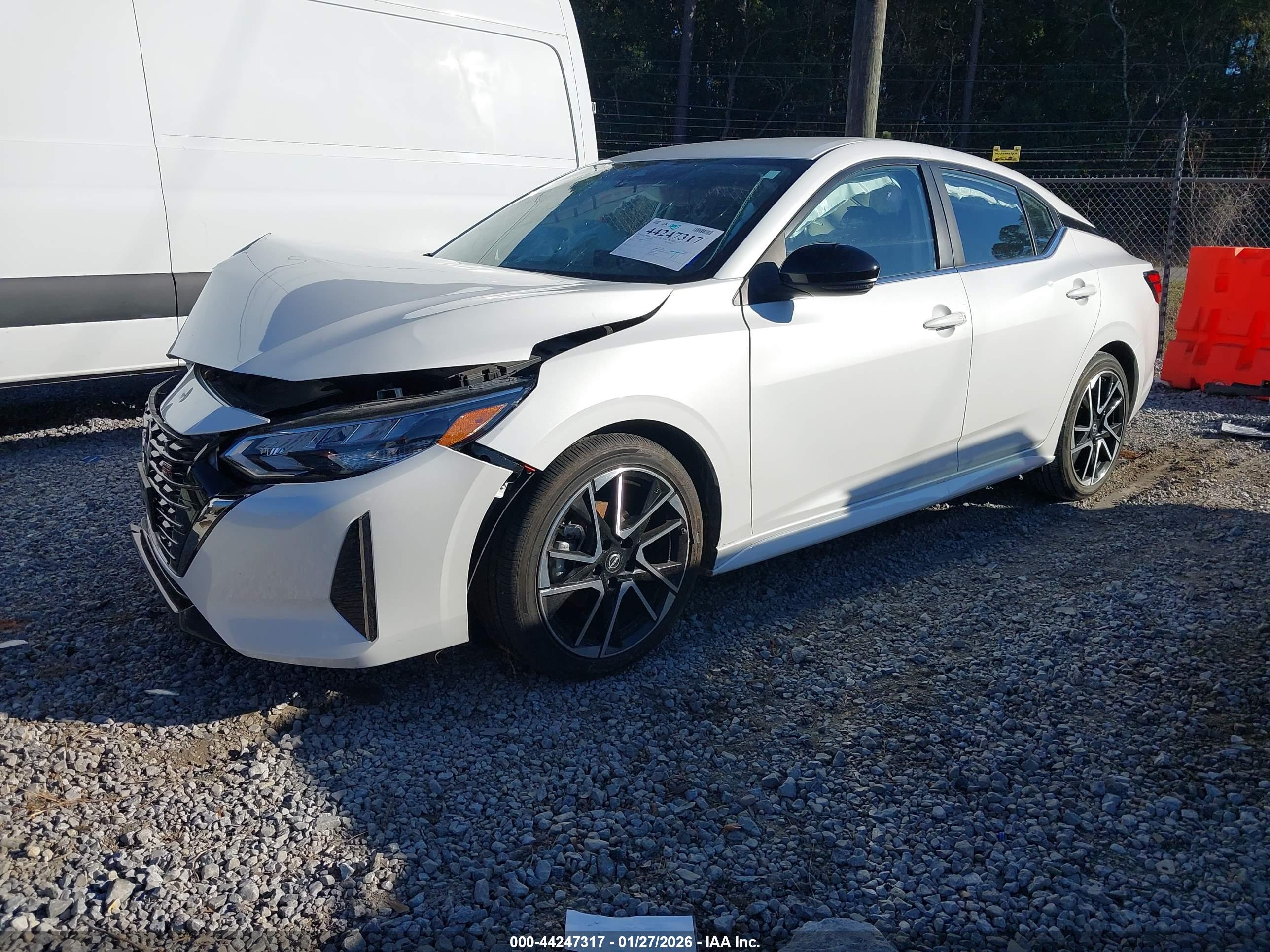 NISSAN SENTRA image 2