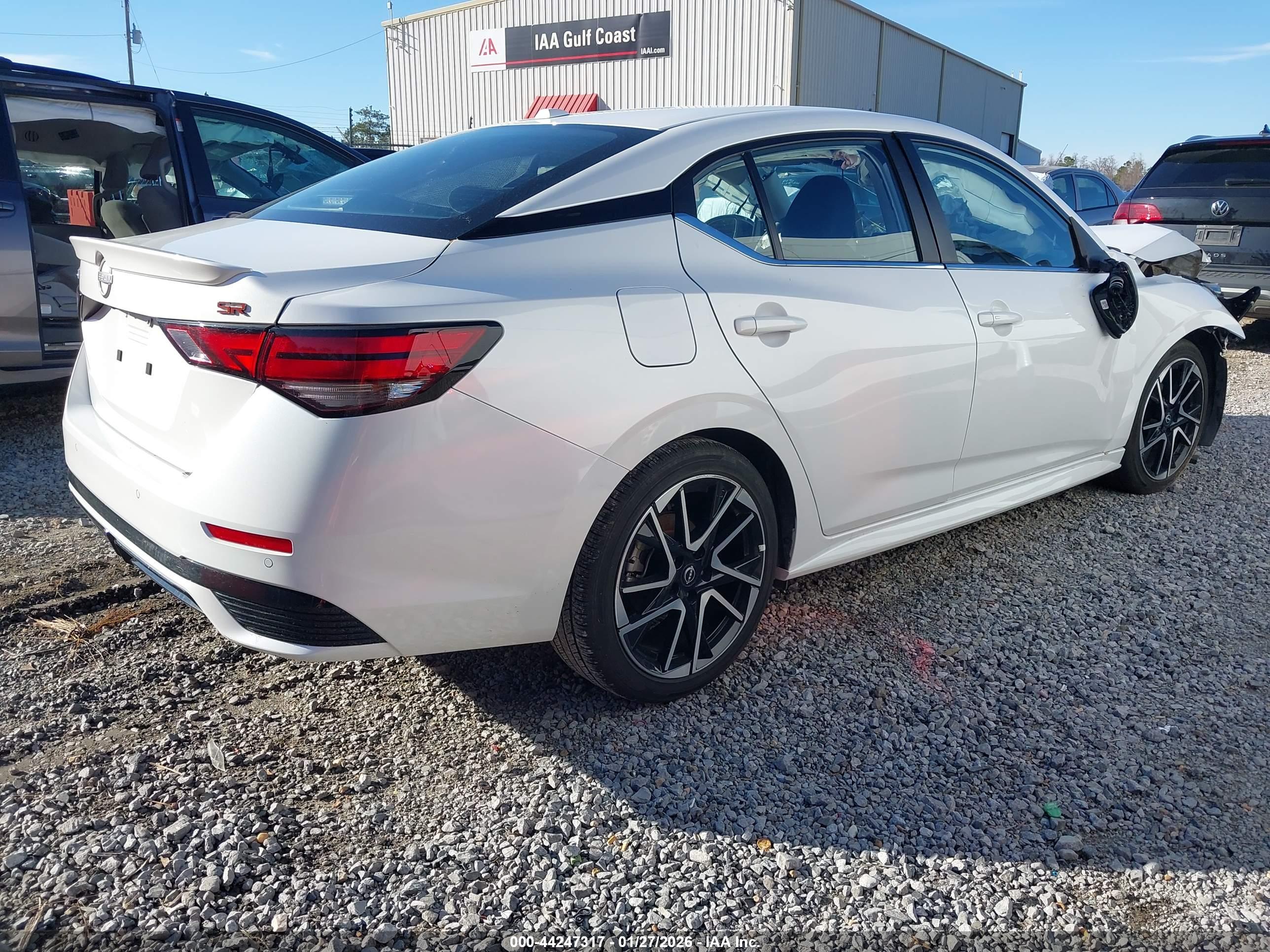 NISSAN SENTRA image 4