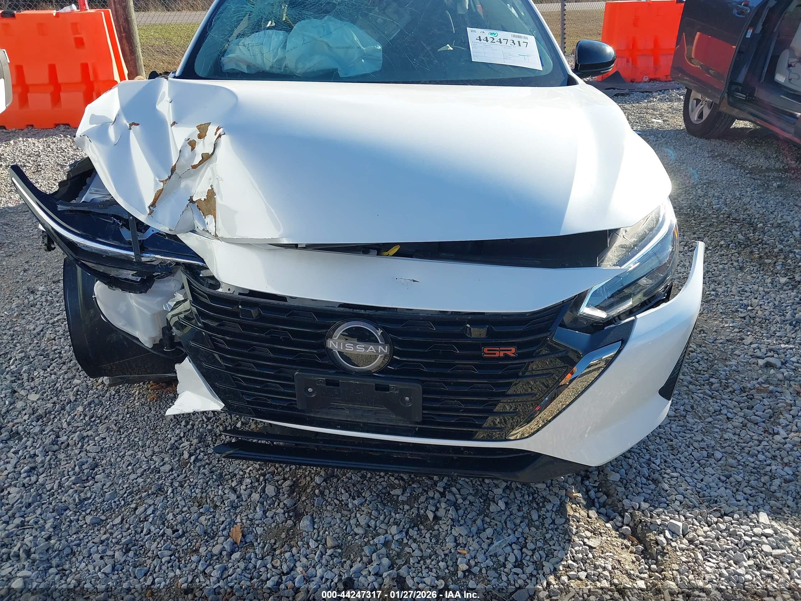 NISSAN SENTRA image 6