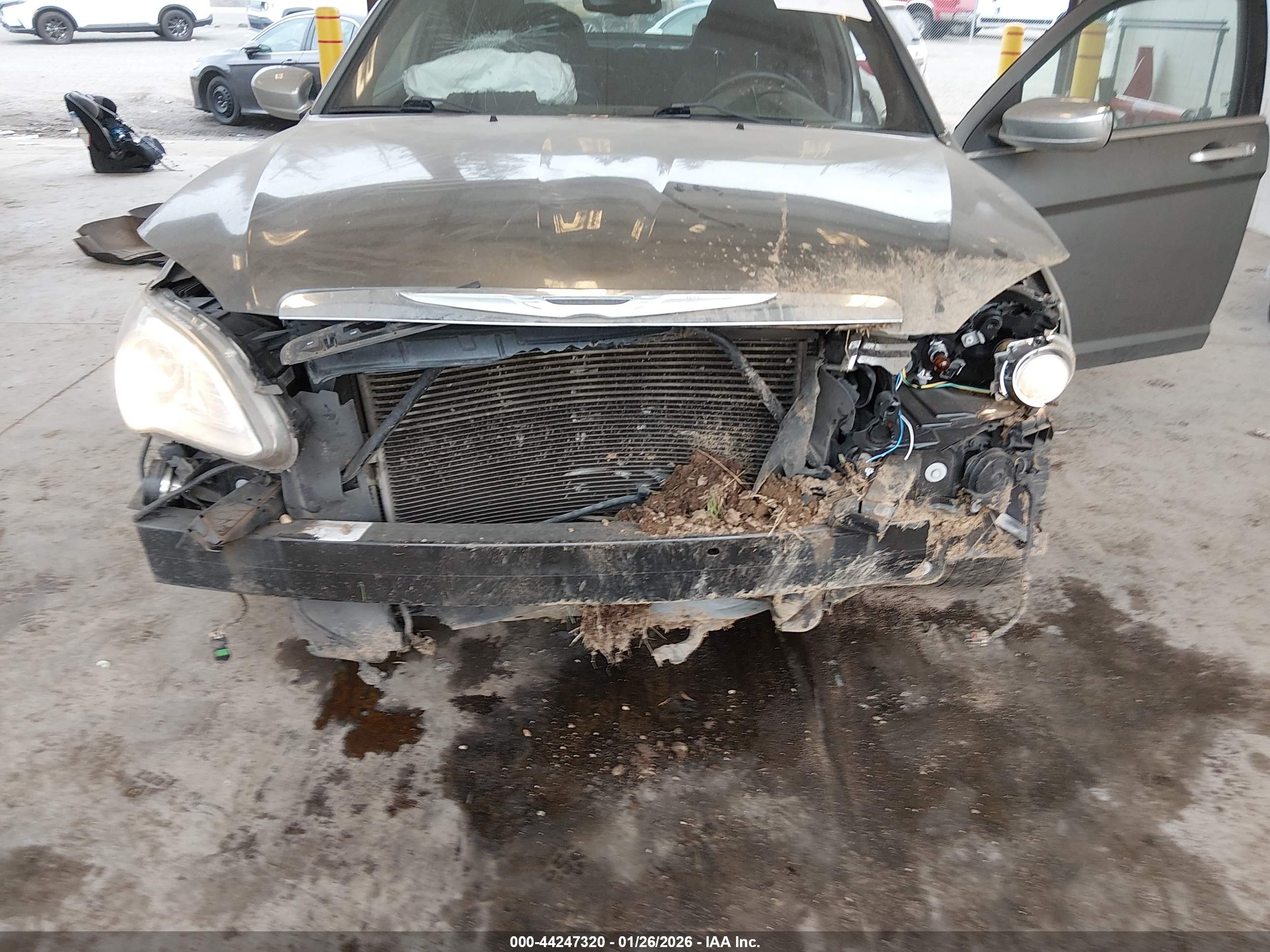 CHRYSLER 200 image 6