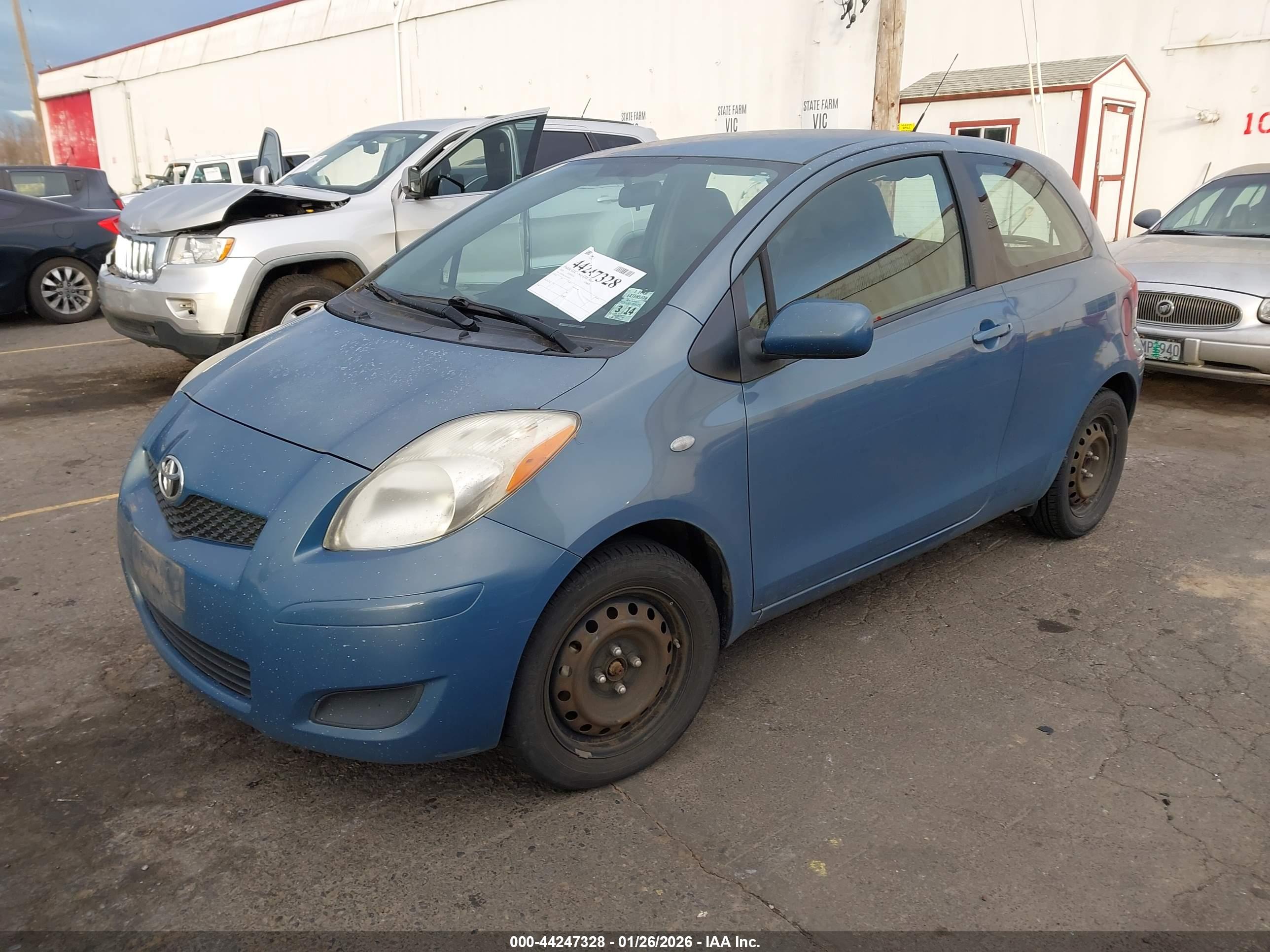 TOYOTA YARIS image 2