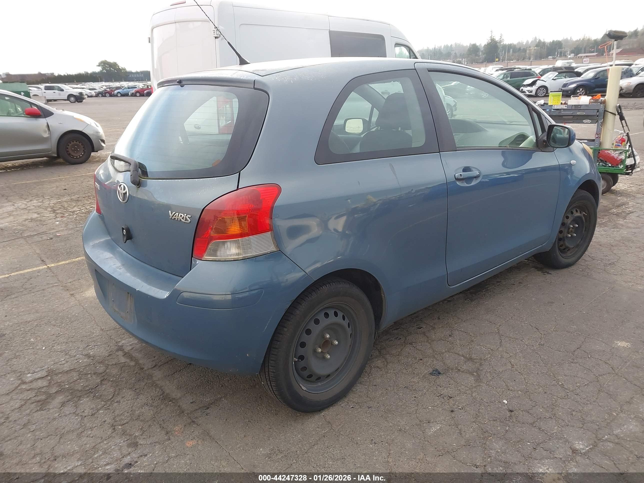 TOYOTA YARIS image 4