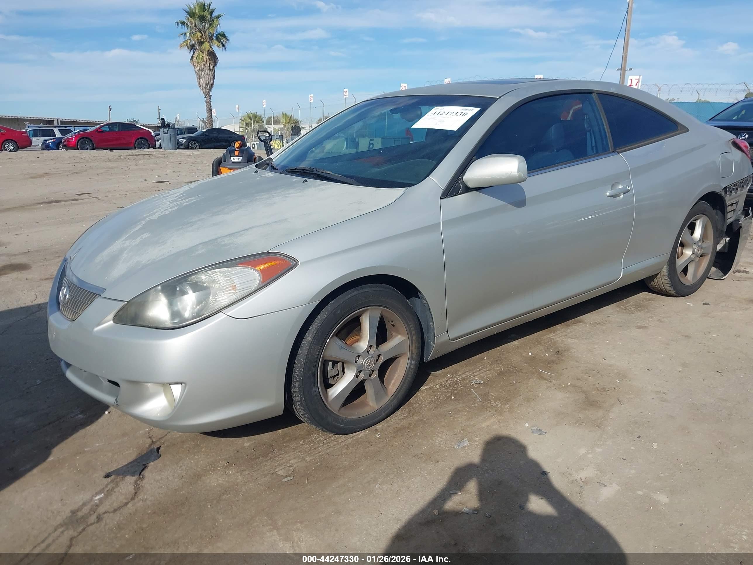 TOYOTA CAMRY image 2