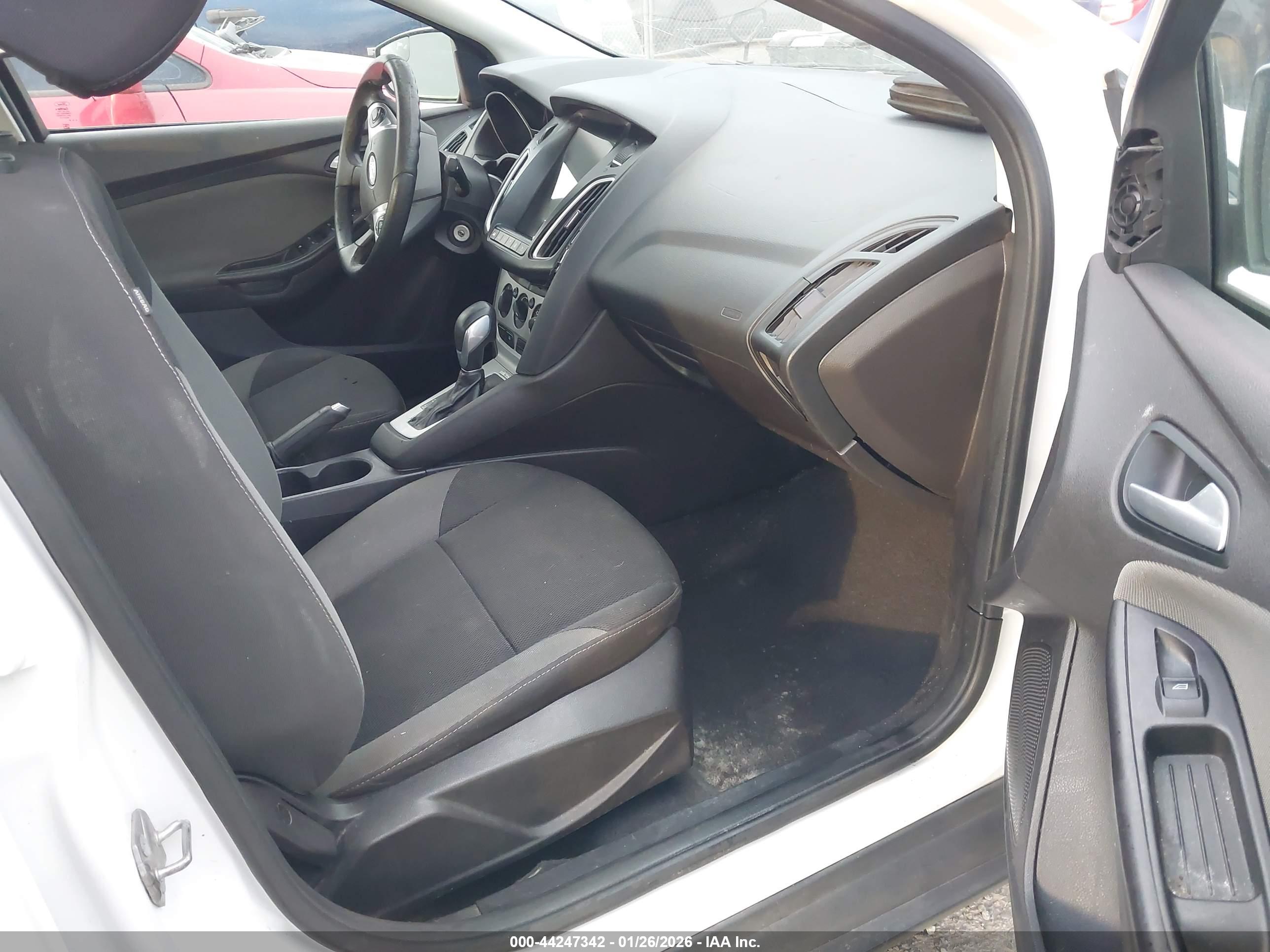 FORD FOCUS image 5